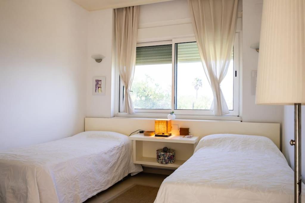 Villa primera línea playa Roche