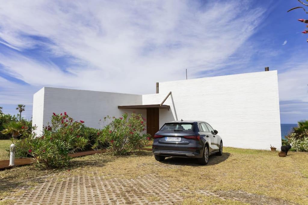 Villa primera línea playa Roche