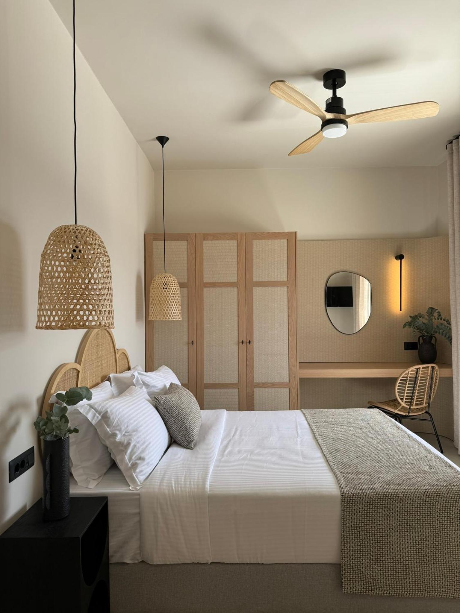 Morfes Luxury Suites by Caldera Houses