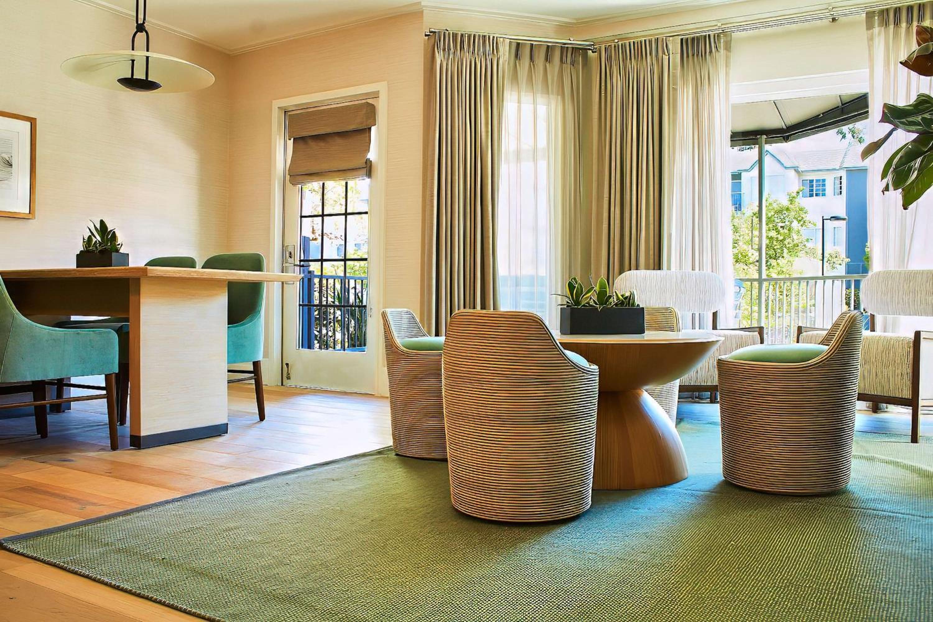 Hilton San Diego/Del Mar - Image 4