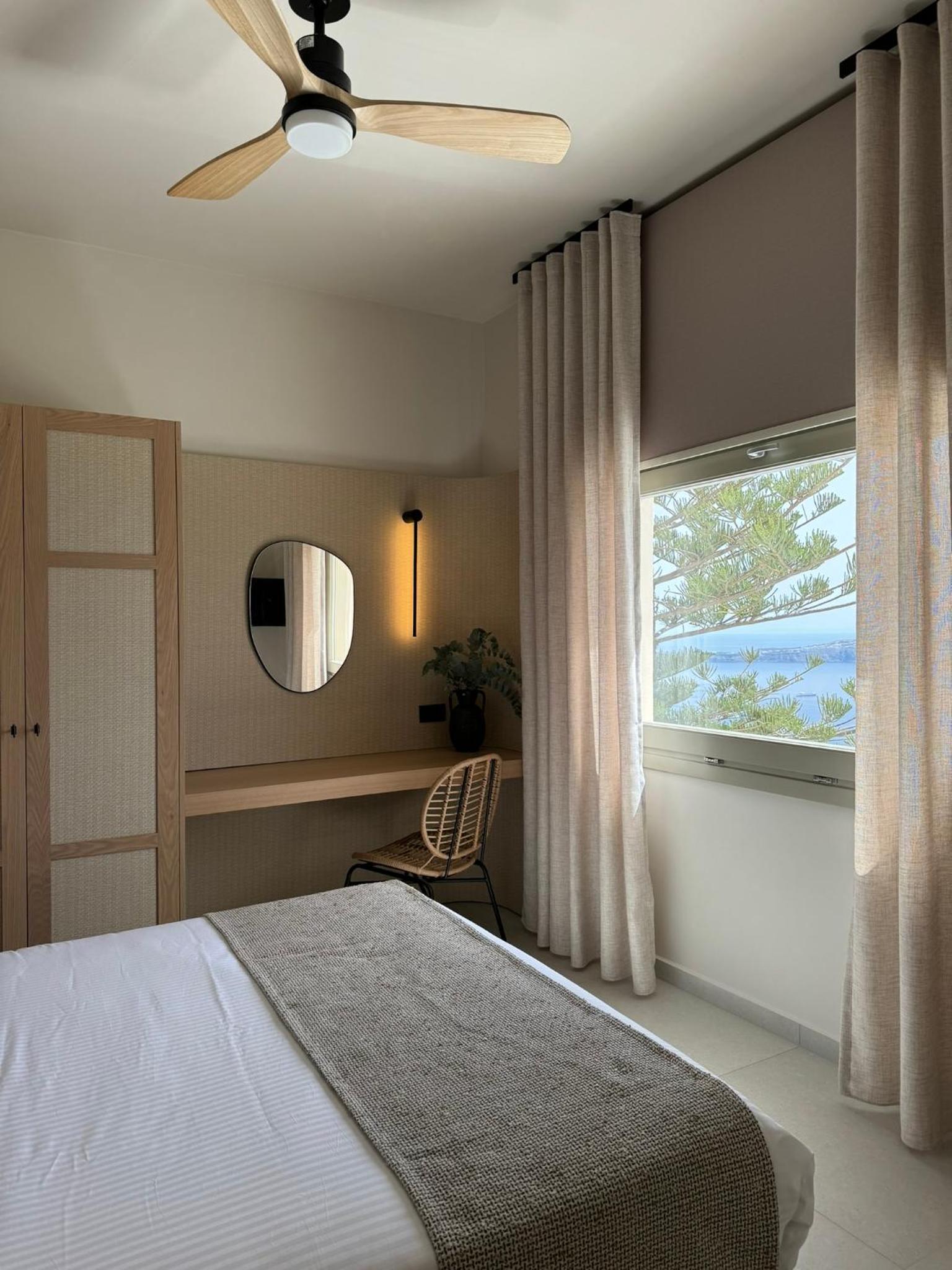 Morfes Luxury Suites by Caldera Houses