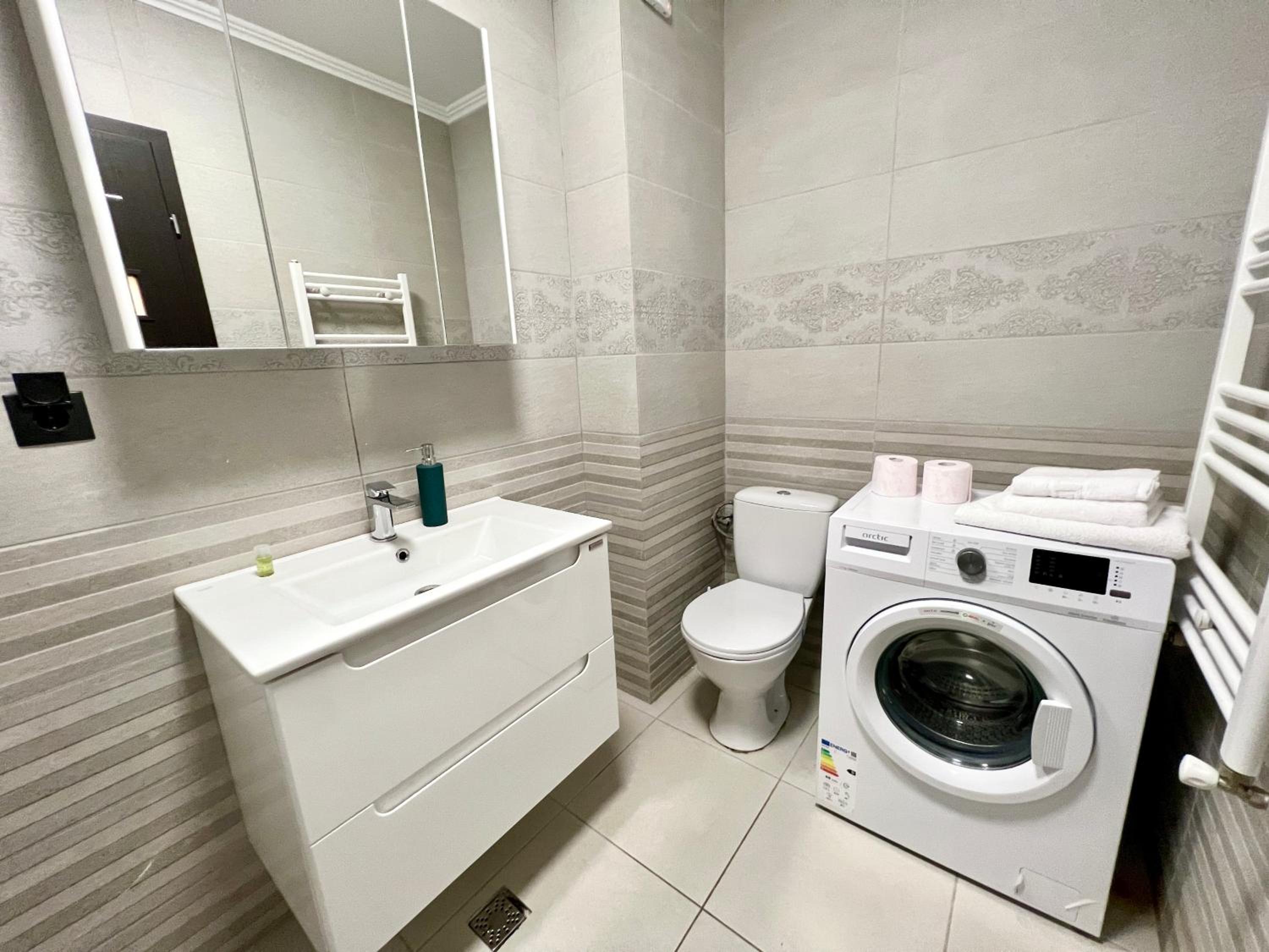 LOTUS APARTAMENTS