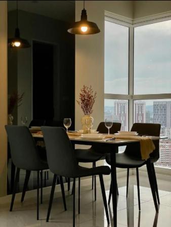 Quill Residence Luxury 3Pax Designer Suite by Hausome