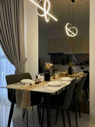 Quill Residence Luxury 3Pax Designer Suite by Hausome