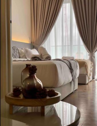 Quill Residence Luxury 3Pax Designer Suite by Hausome