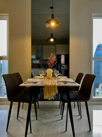 Quill Residence Luxury 3Pax Designer Suite by Hausome
