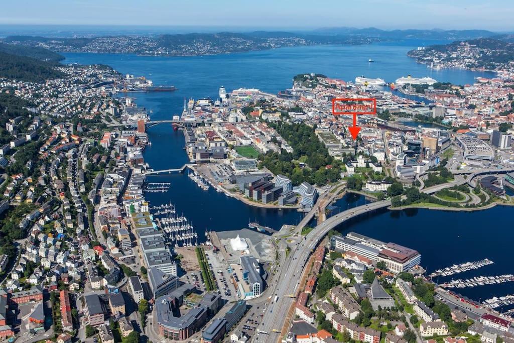Dinbnb Apartments I Everything you need - 4 minutes to the city train! view 2