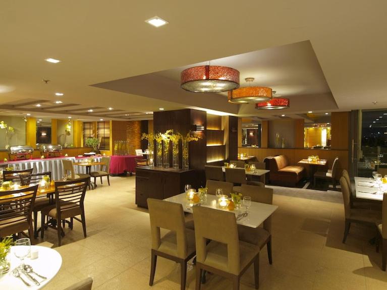 Avenu Suites 3BR Penthouse