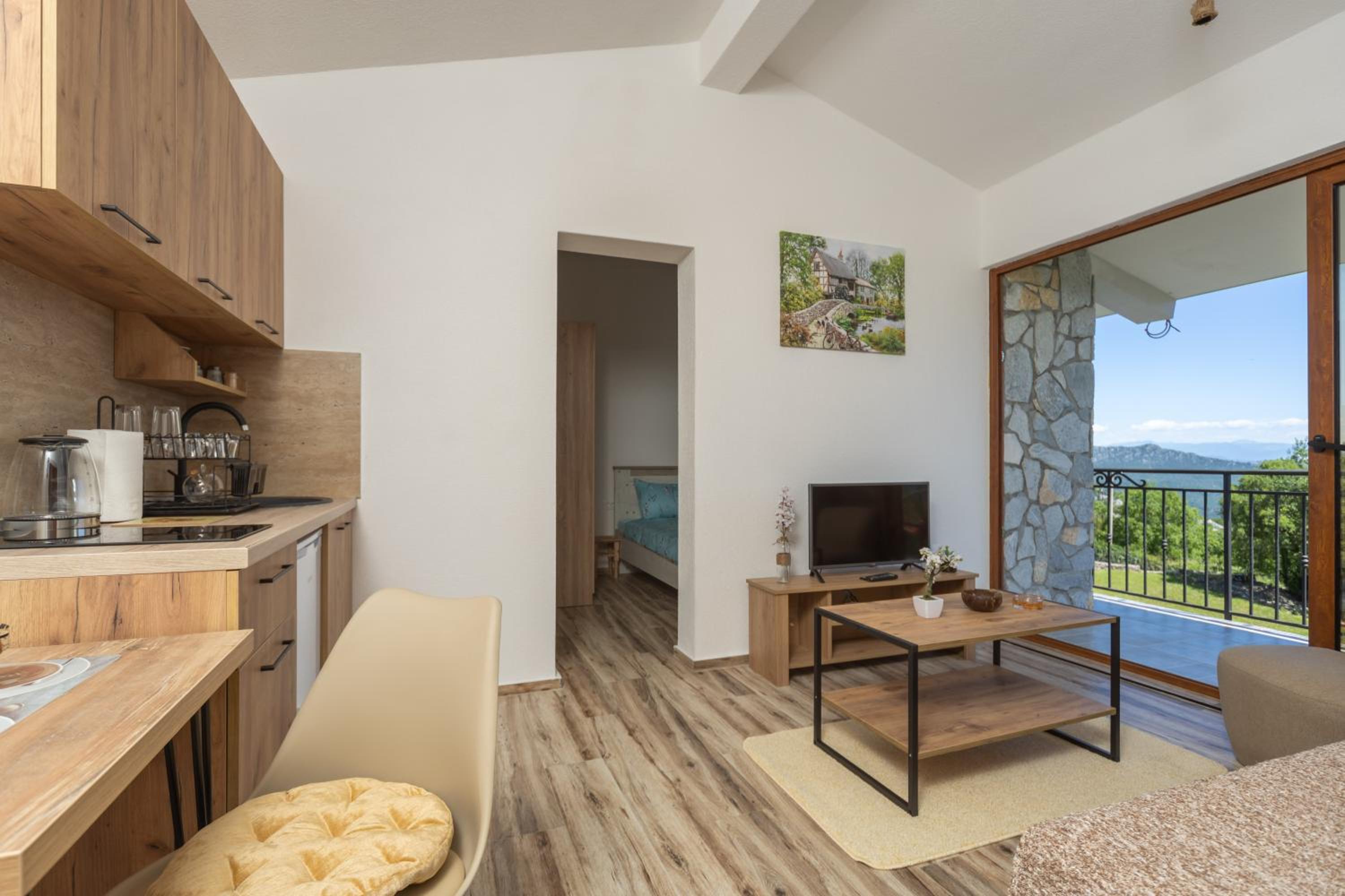 Jasen Apartments Lakeview