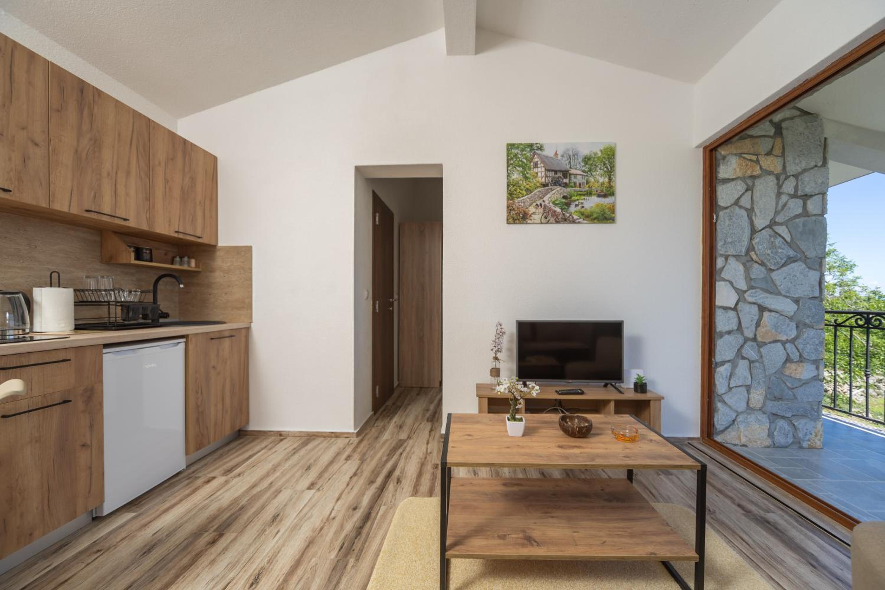 Jasen Apartments Lakeview