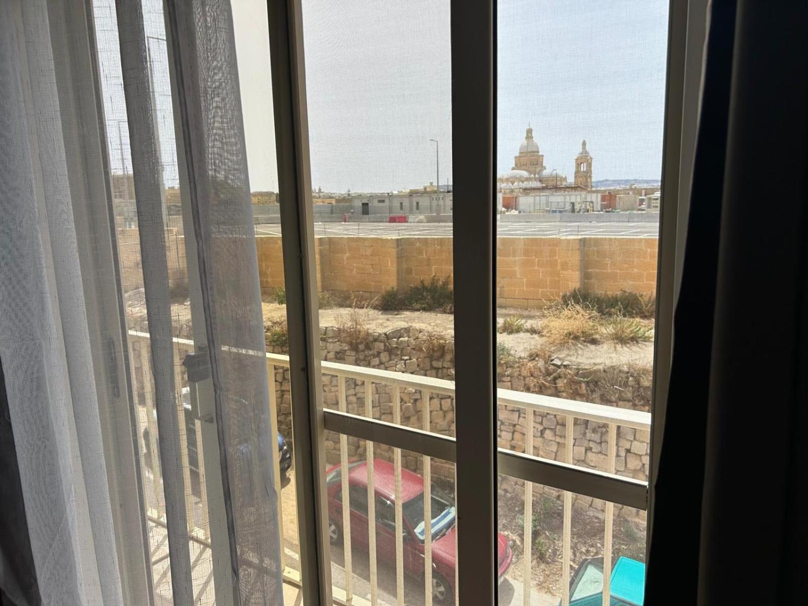 Centrally located, maisonette 2 view 2