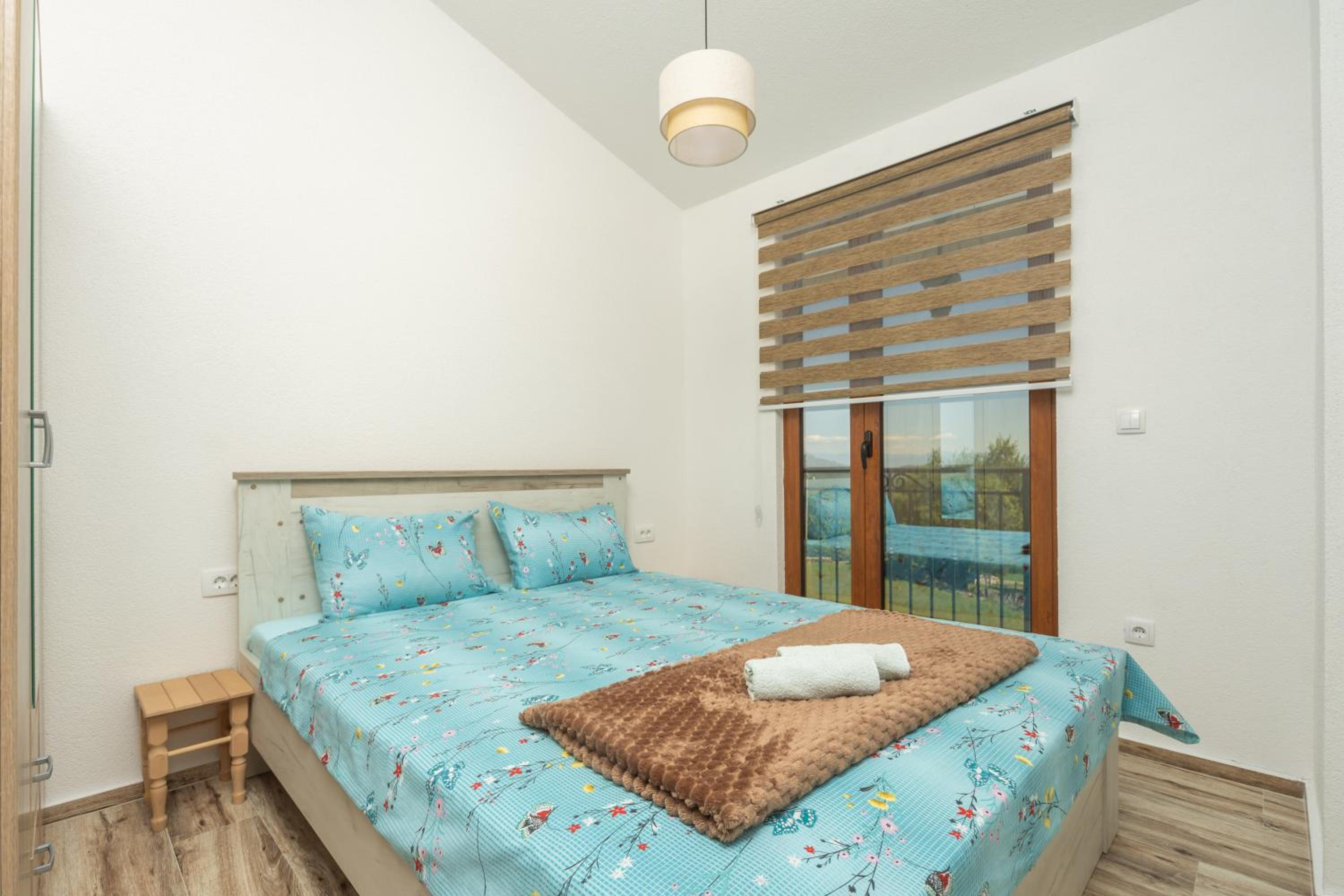 Jasen Apartments Lakeview
