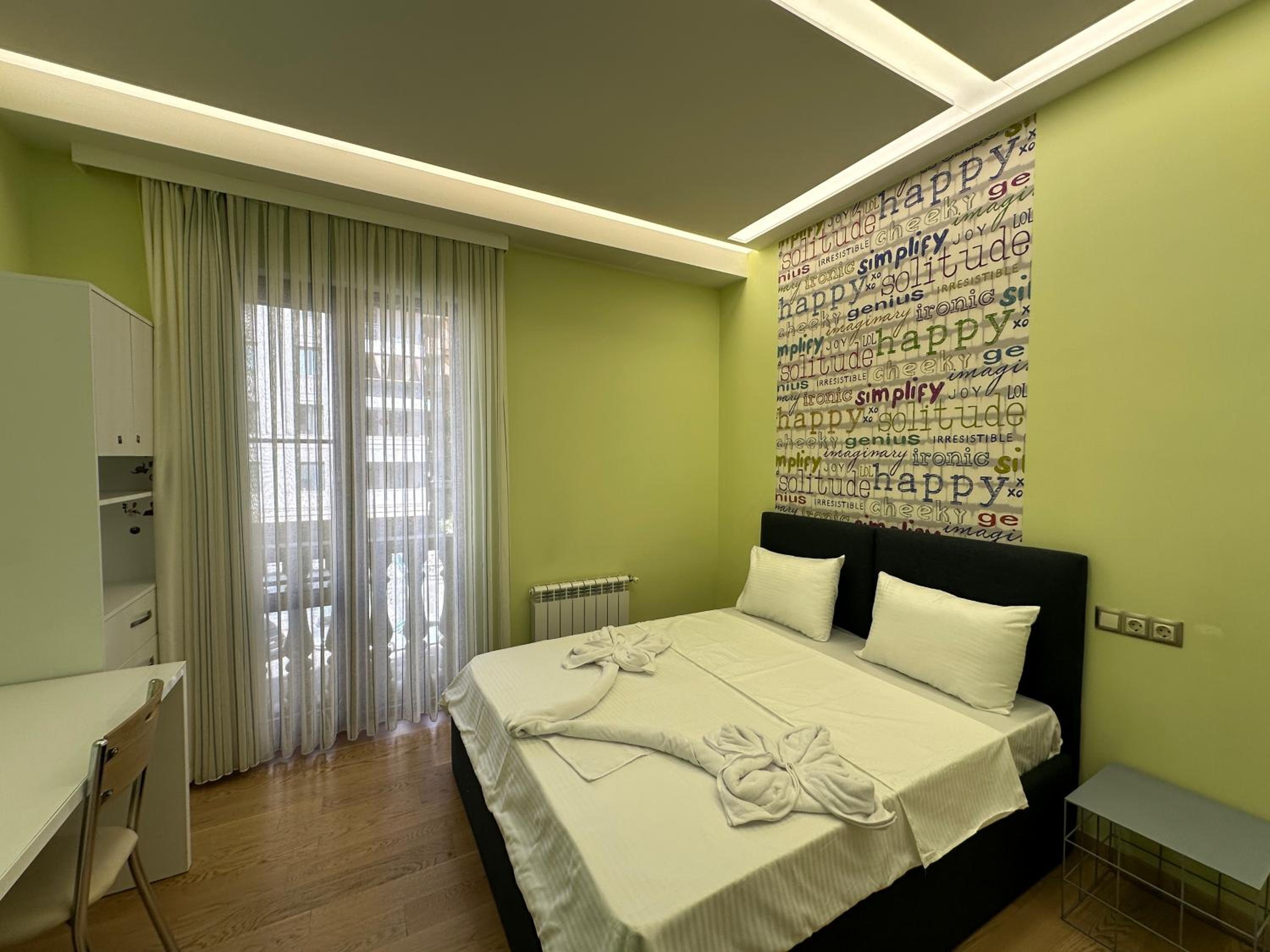 Verin Antarayin street, 3 bedrooms Beautiful and Spacious apartment VA111
