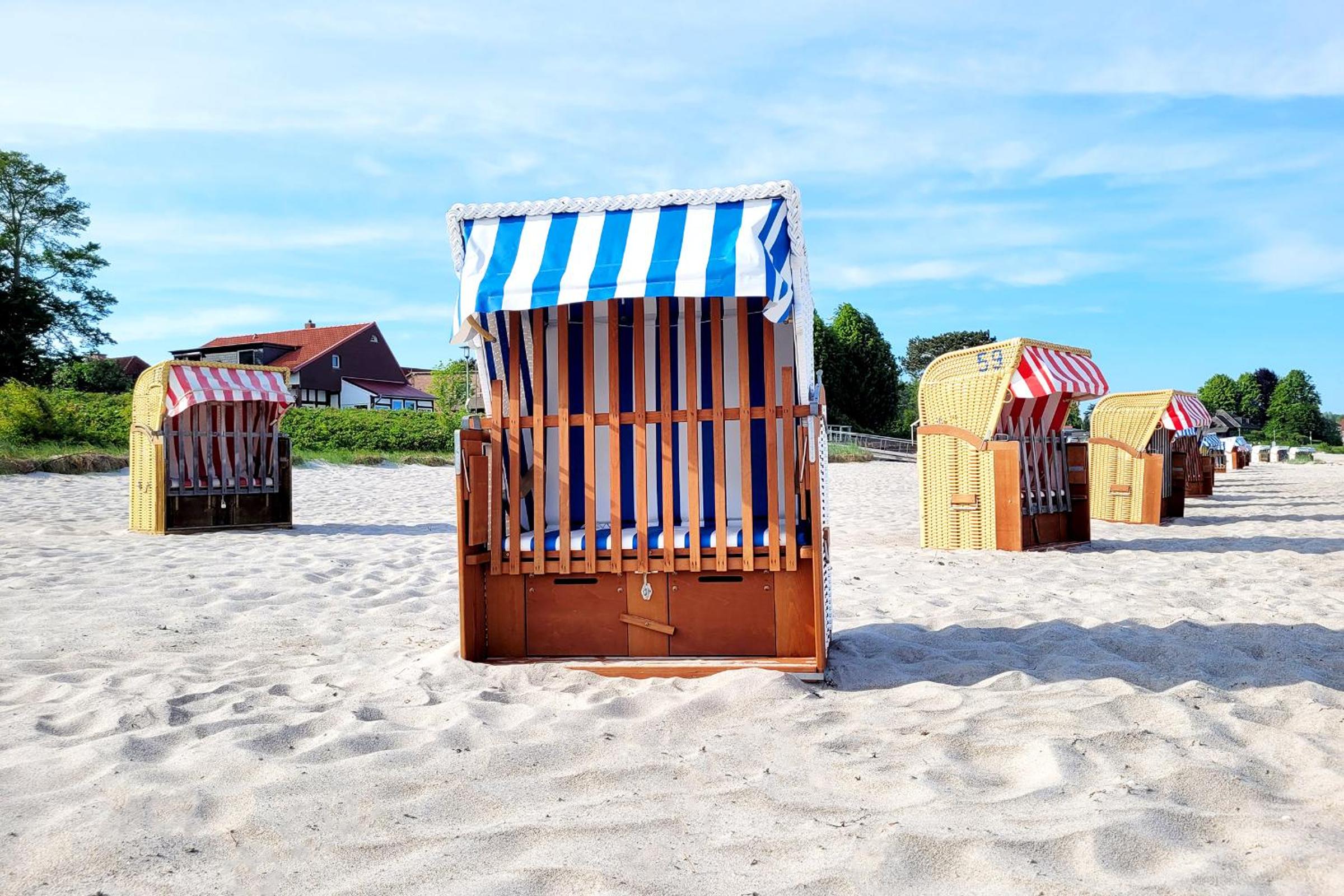 Charmantes und ruhiges Ferienhaus - Strandnah und ideal für große Gruppen - mit Fahrradunterstellplatz und Parkplatz