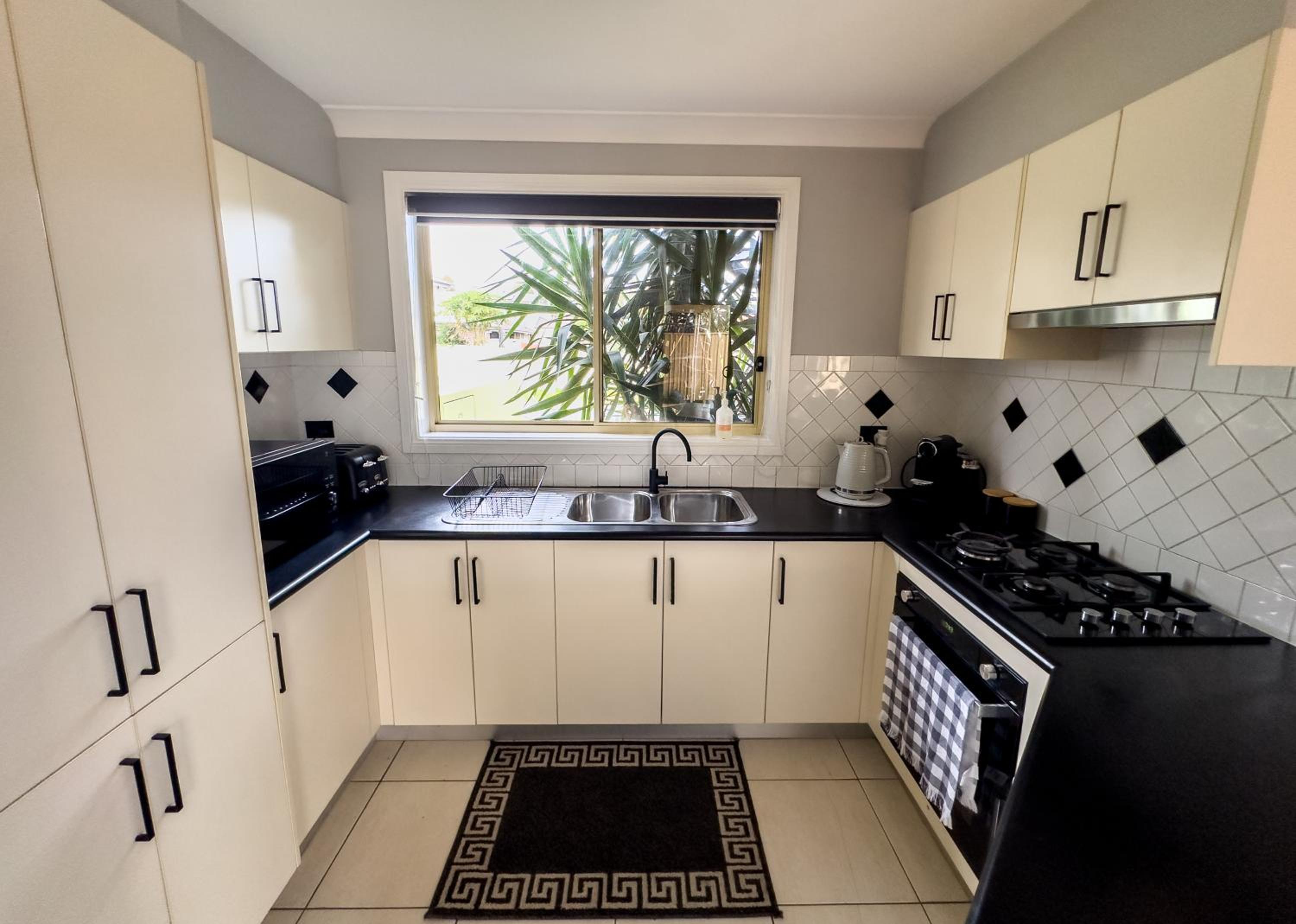Prestons Dream Holiday 4 Bedroom