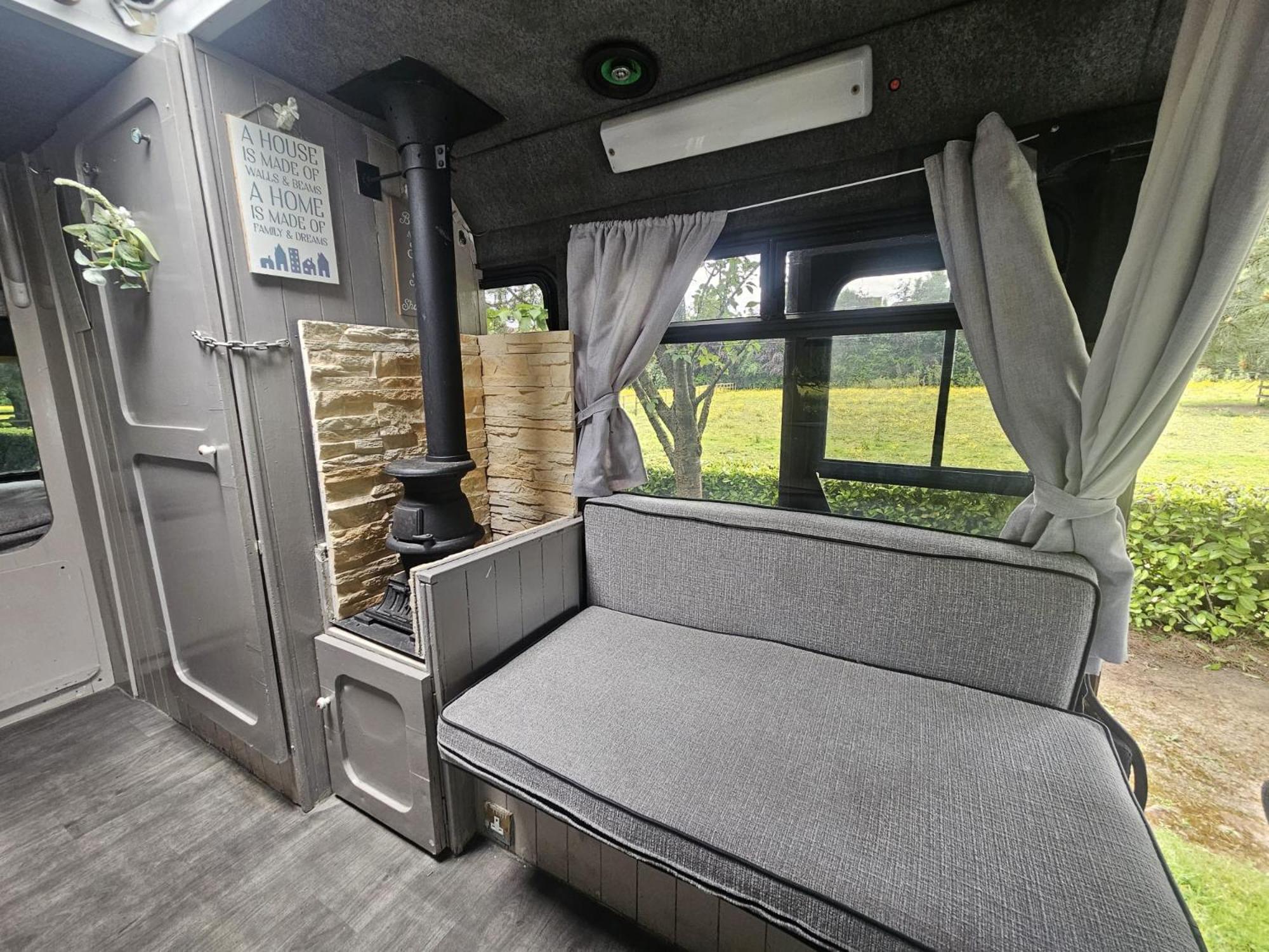 RETRO CAMPER HIRE LTD Campervan Hire Company