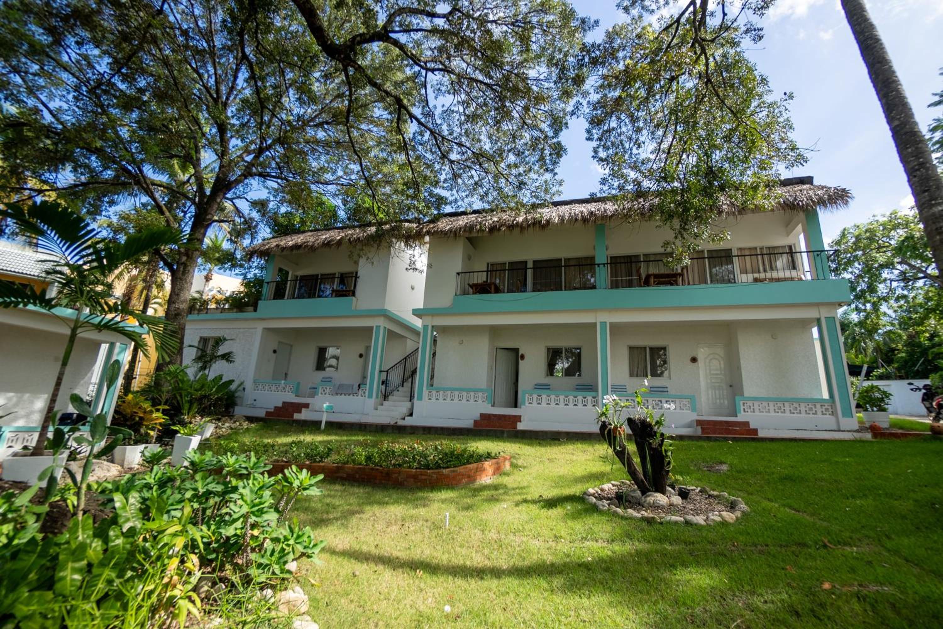 Bungalow #8 at Waterfront Playa Alicia view 5