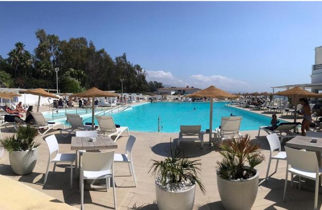 Beach and golfside apartment in Guadalmina