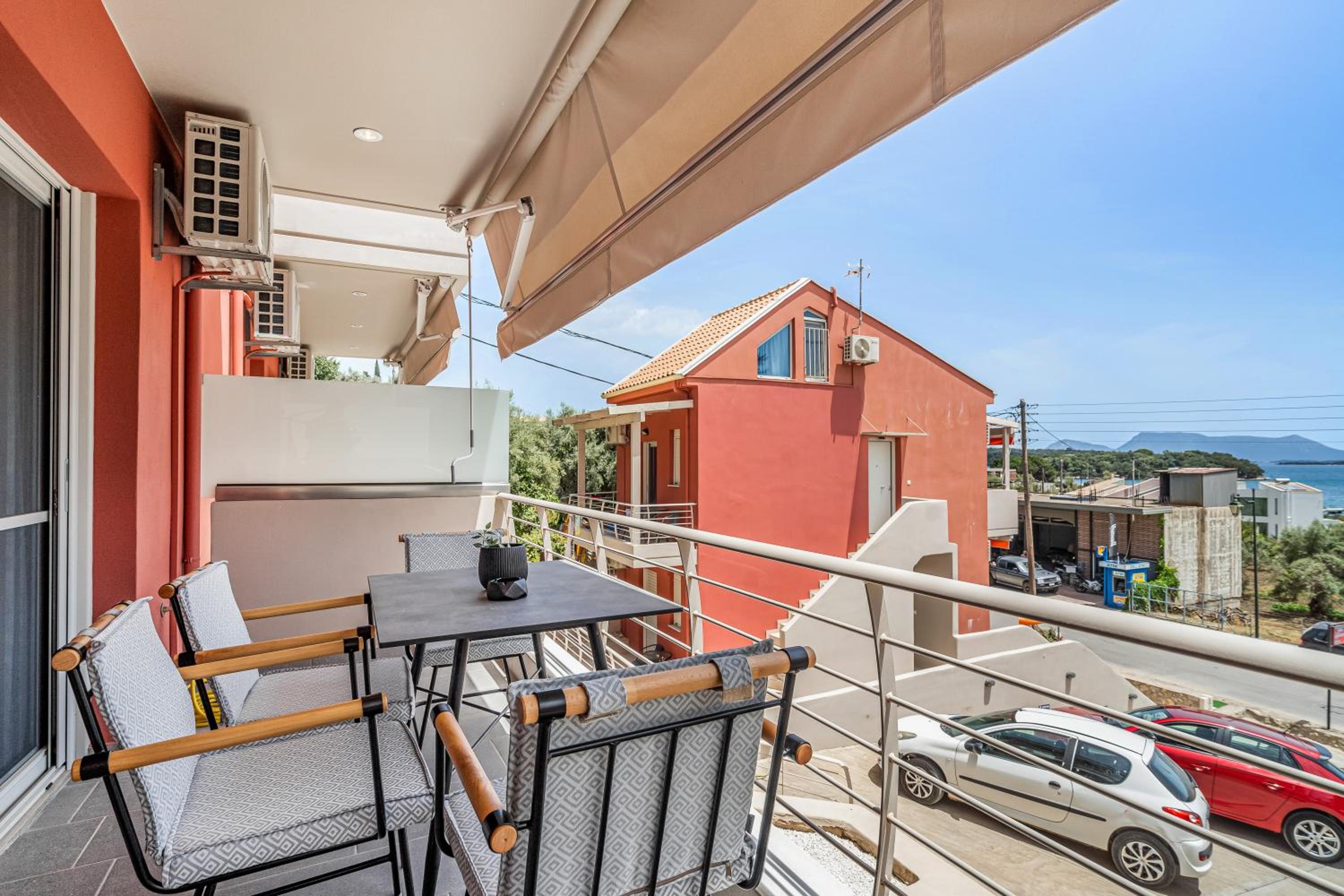 Mella Roa - Amber photo 4