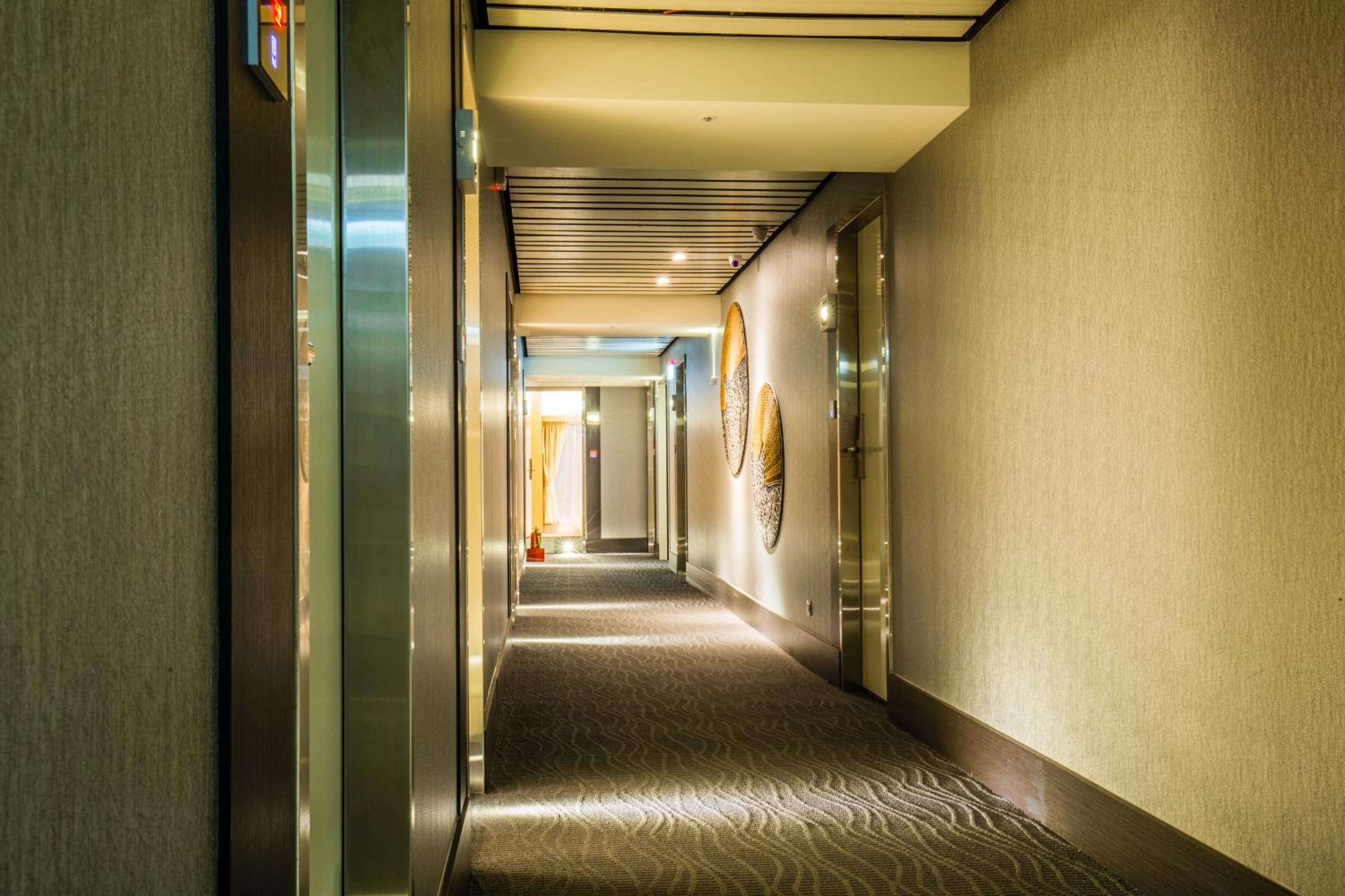 Walker Hotel. Ximen