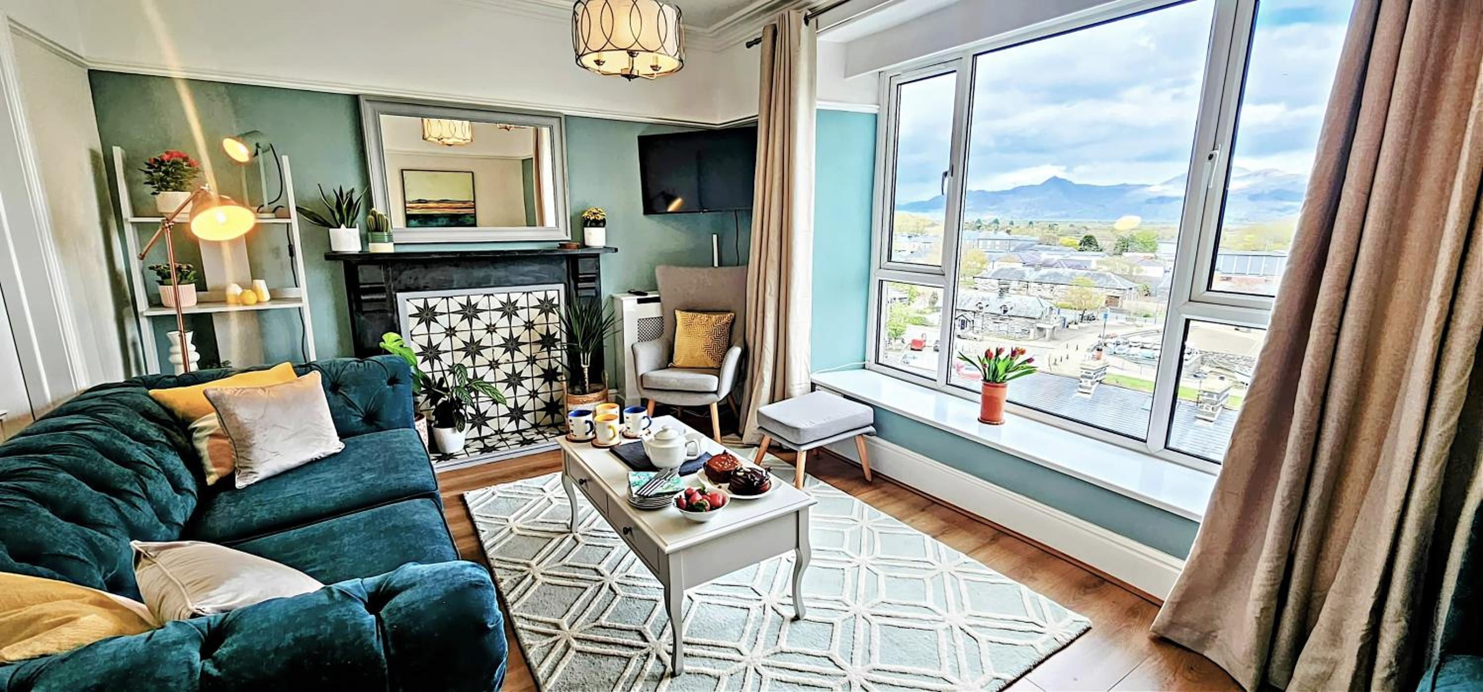 Harbour & Mountain Views, Porthmadog House, Sleeps 9, 4 Bedrooms, Two and Half Bathrooms view 4