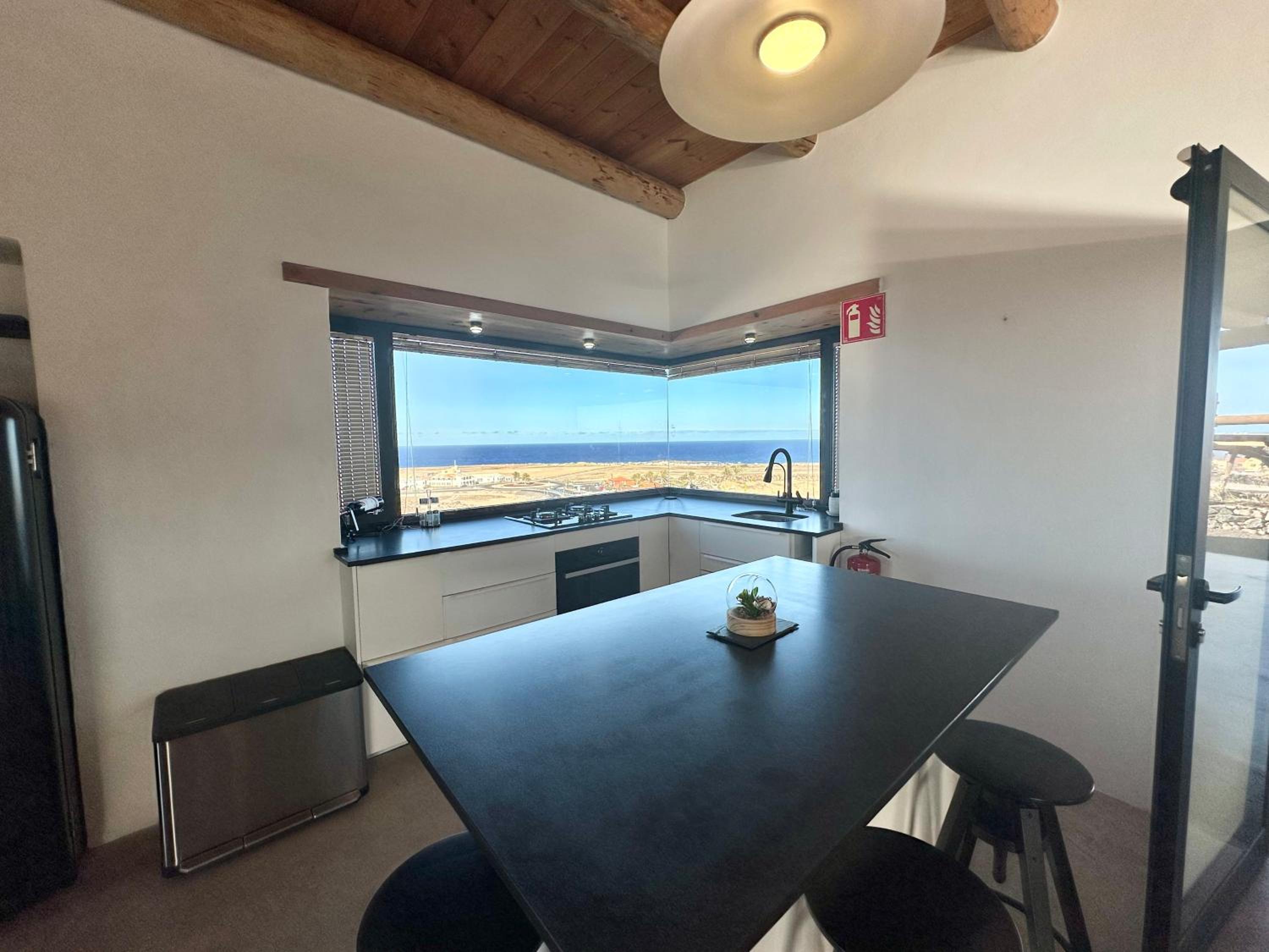 Casita Tahona con vistas de infarto al mar y volcanes con absoluta privacidad