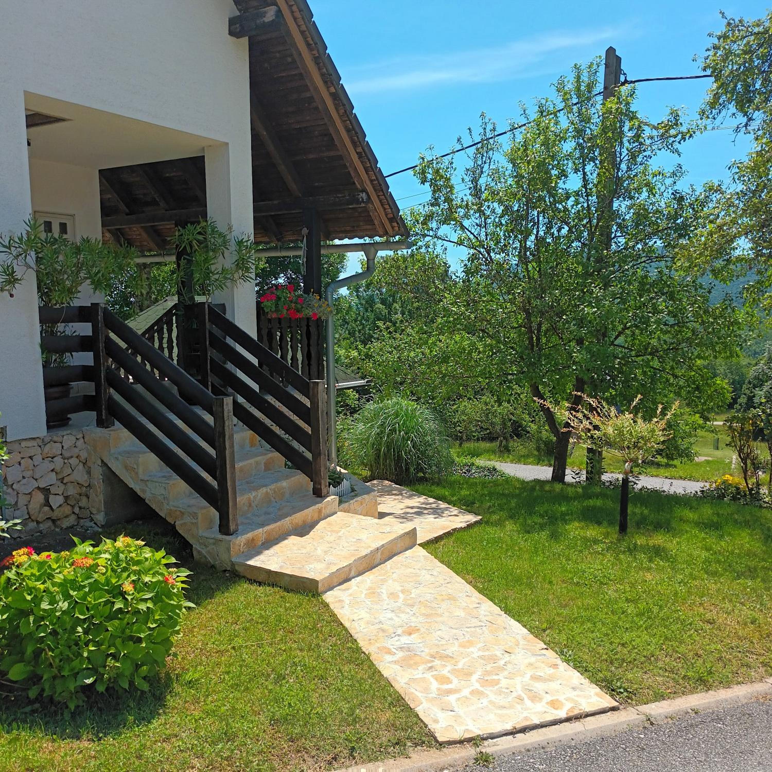 Guest House Štefanija