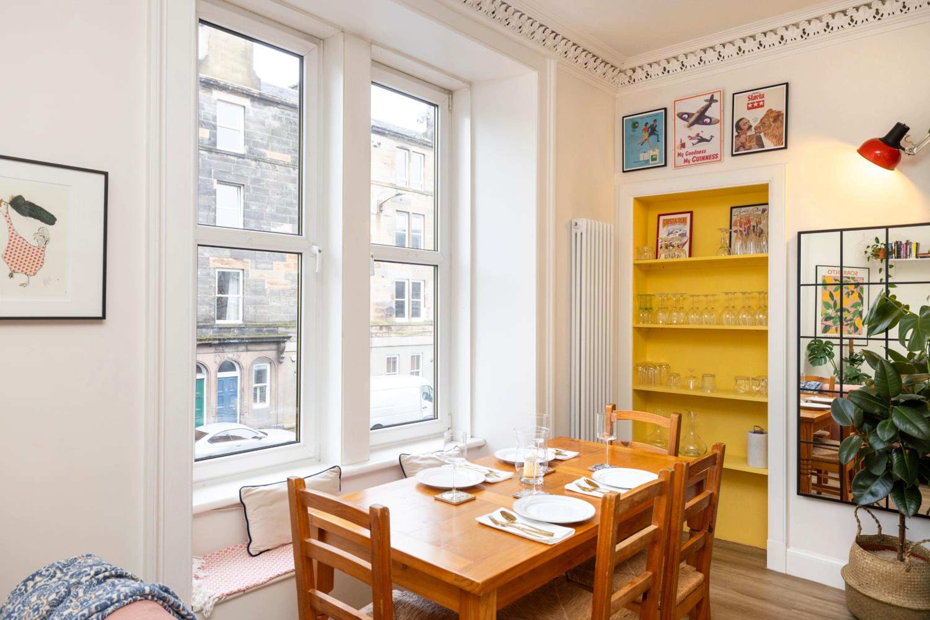 Inspiring 2-Bedroom Edinburgh Apartment