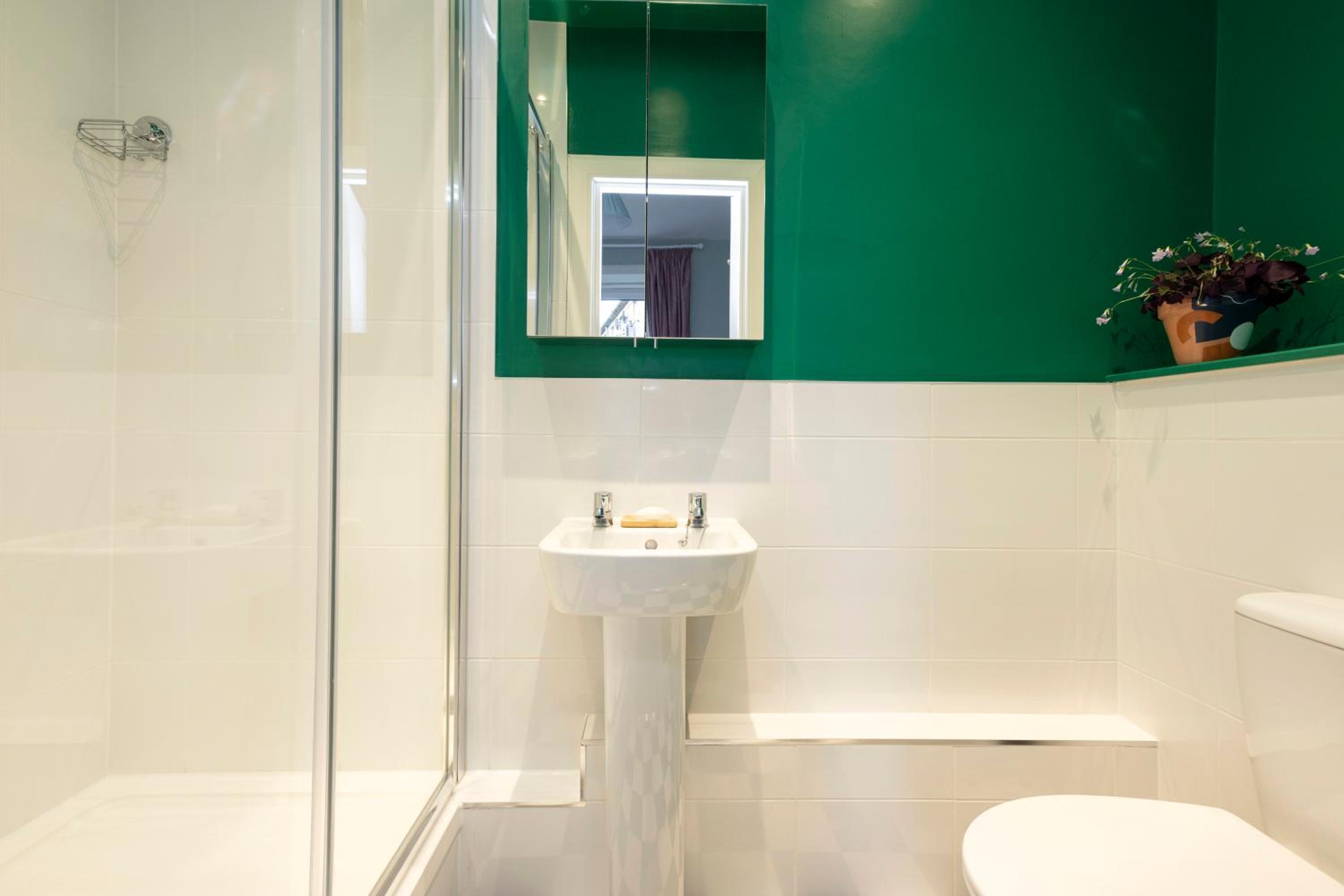 Inspiring 2-Bedroom Edinburgh Apartment photo 2