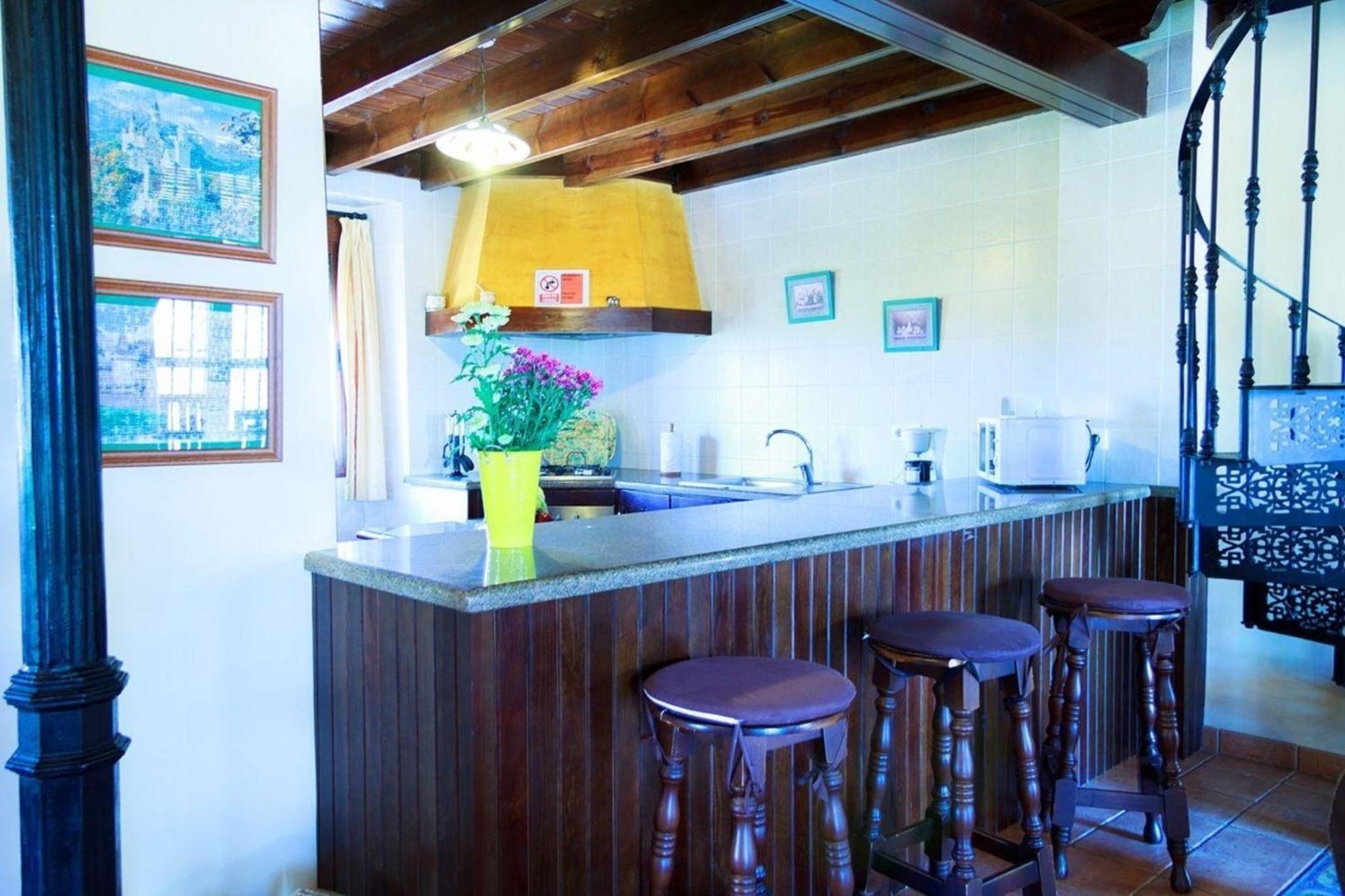 Schönes Ferienhaus mit Sonnenterasse und Pool