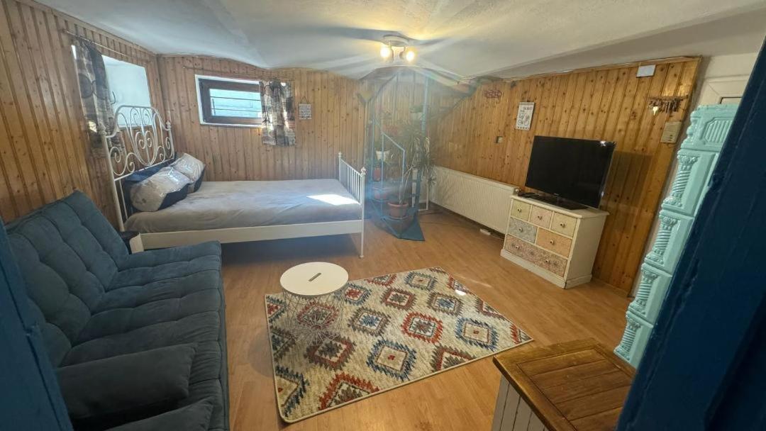 Hilltop Retro Home