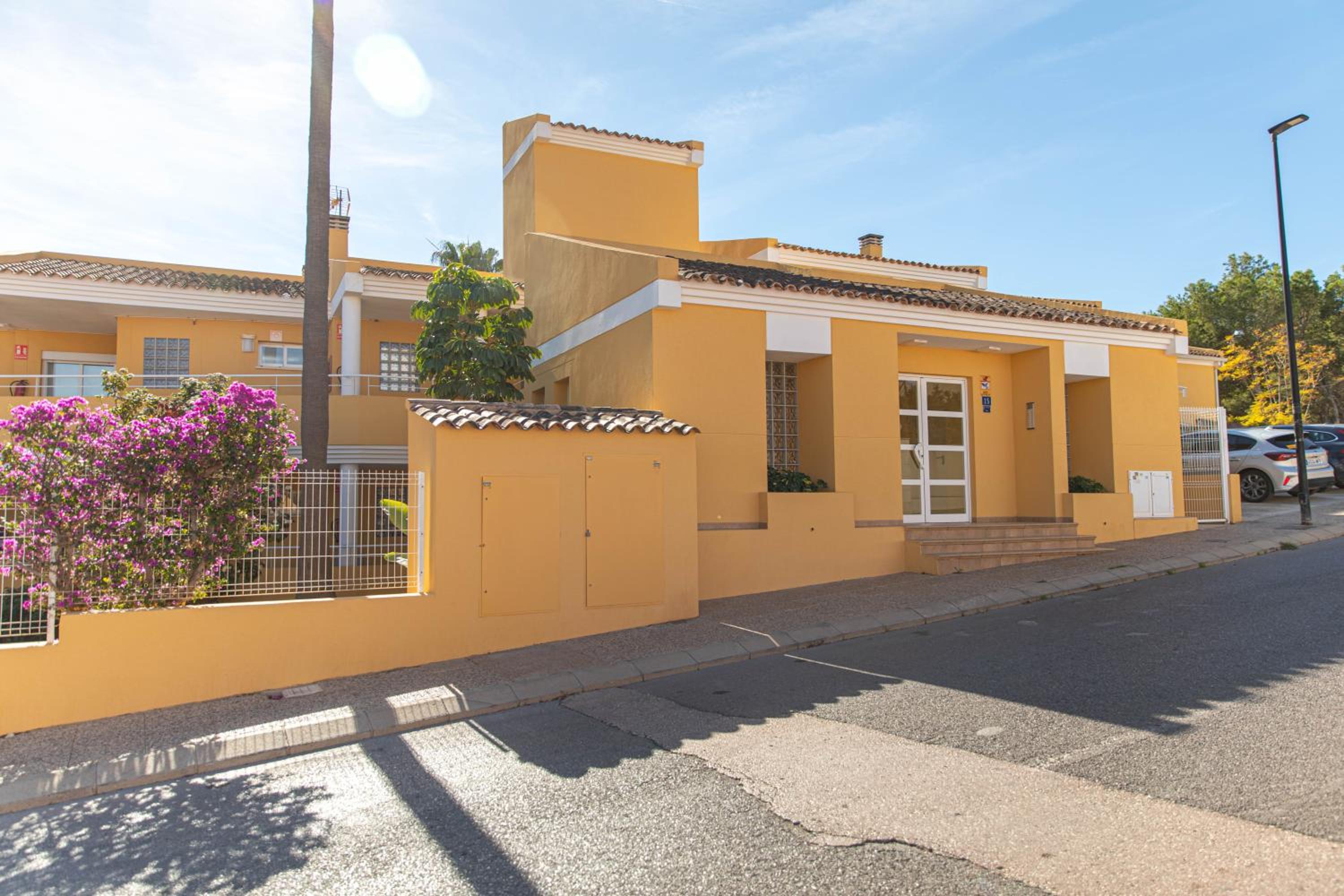 Apartamento orientación sur en Albir