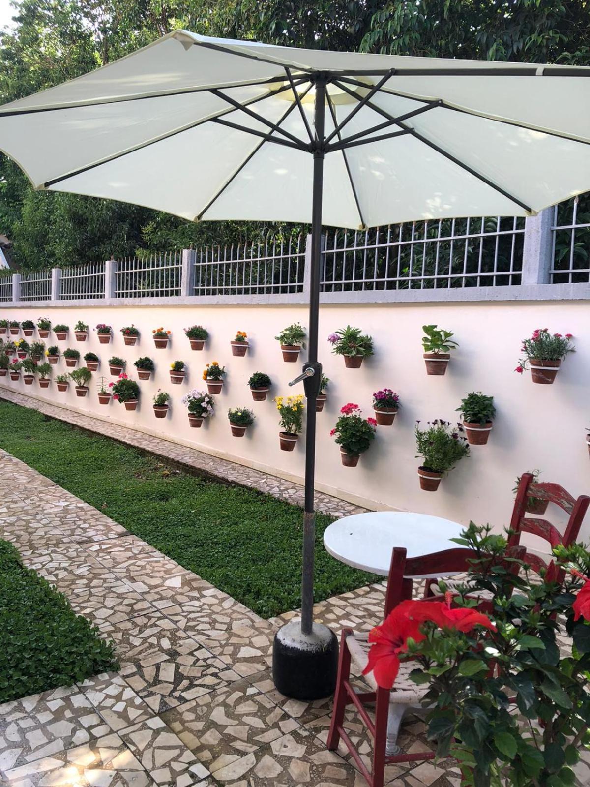 Ramo's Charming 2-Bedroom Apartment with Sunlit Veranda - 3rd