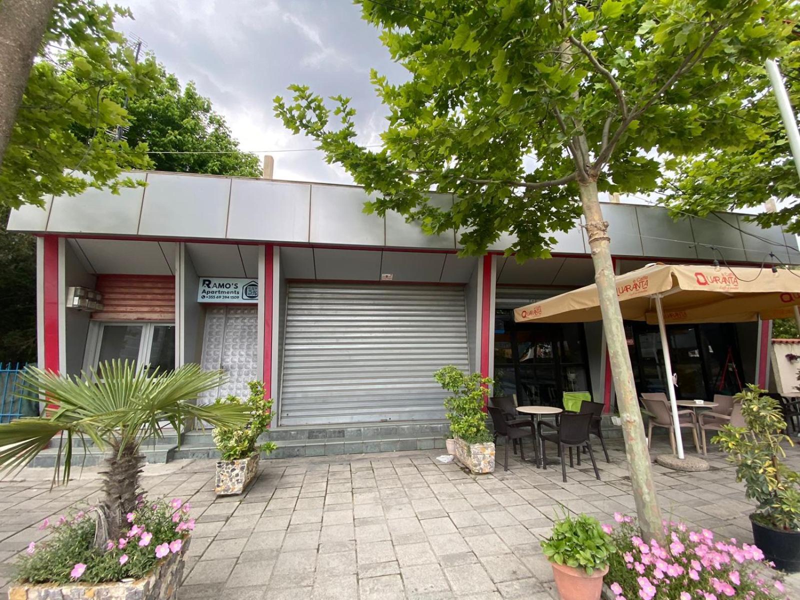 Ramo's Charming 2-Bedroom Apartment with Sunlit Veranda - 3rd