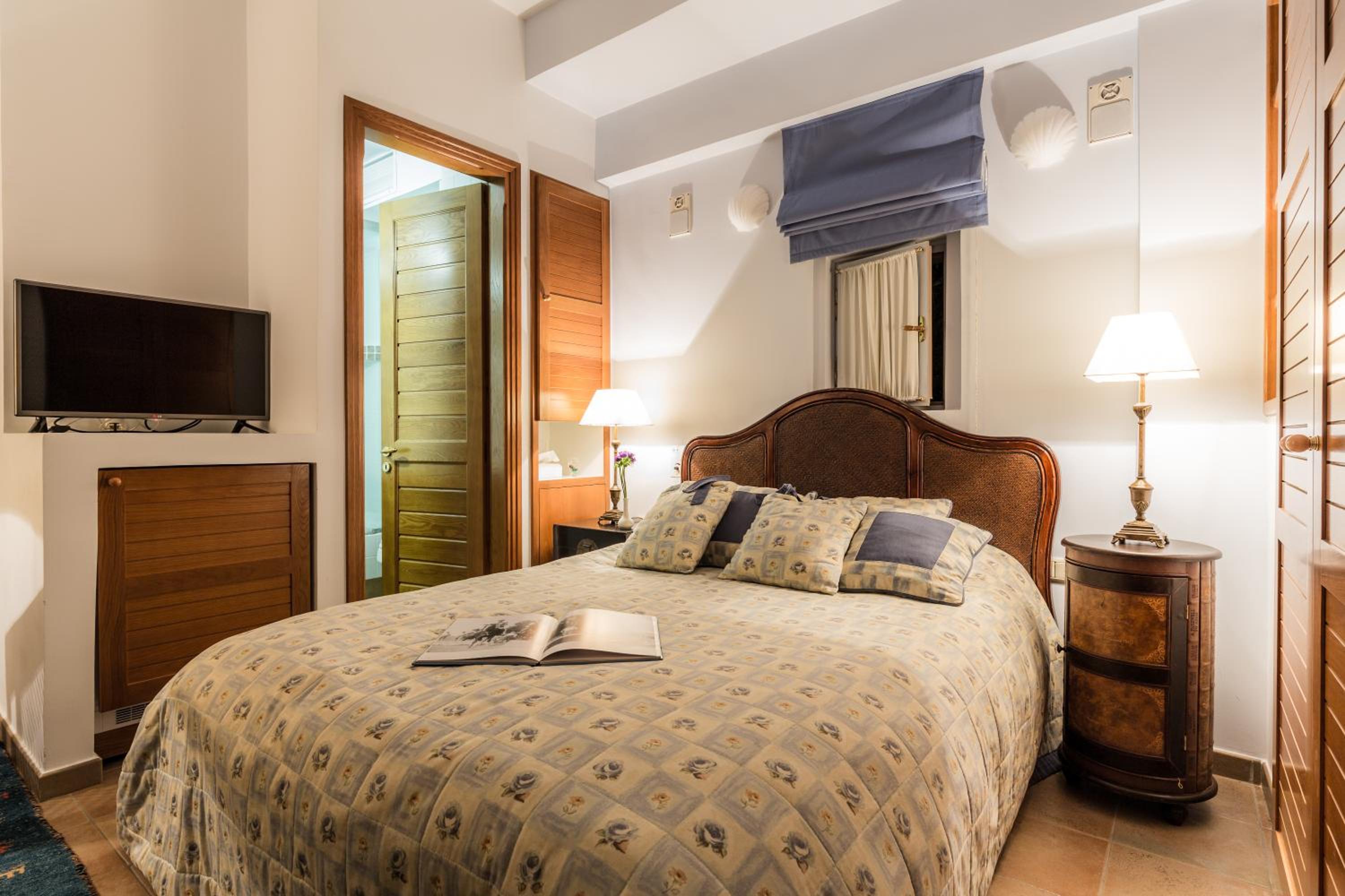 Gardenia Junior Suite In Epidavros with Shared Pool photo 3