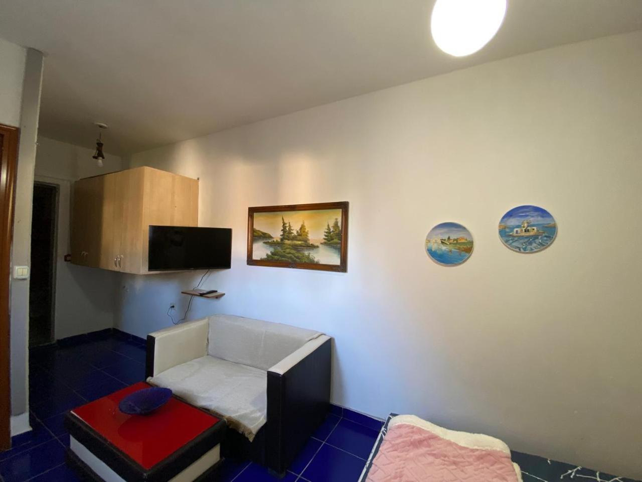 Ramo's Charming Studio Apartment - 4th photo 5