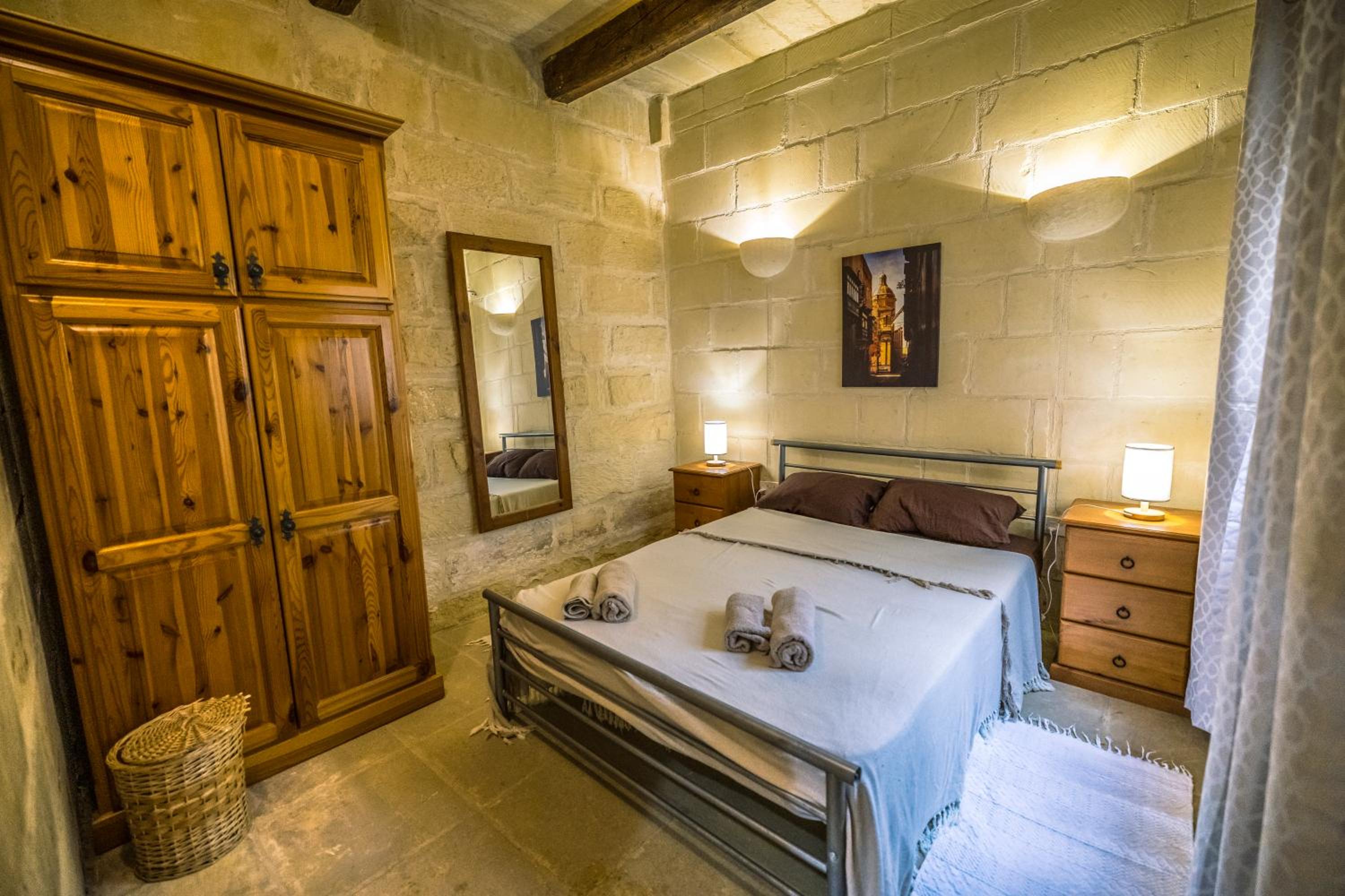 Caqsi Farmhouses