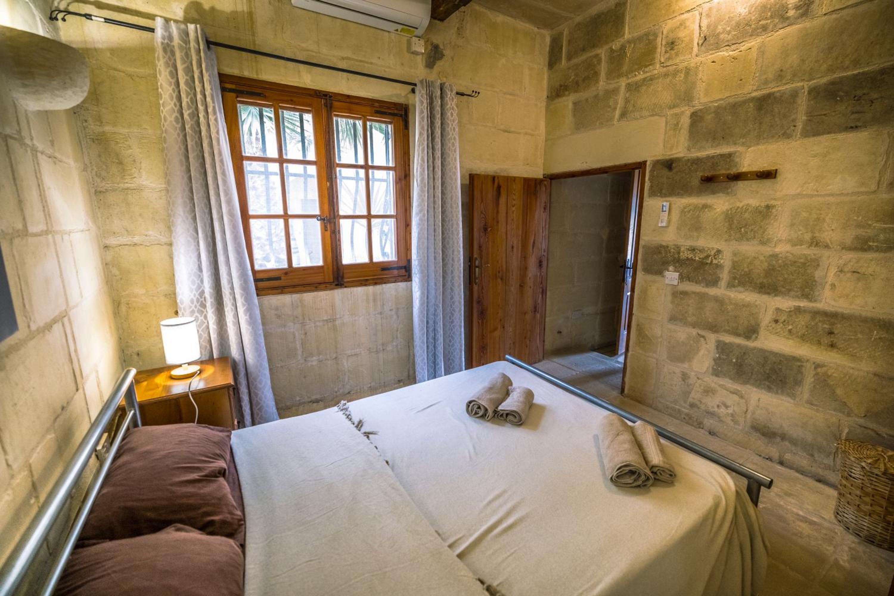Caqsi Farmhouses