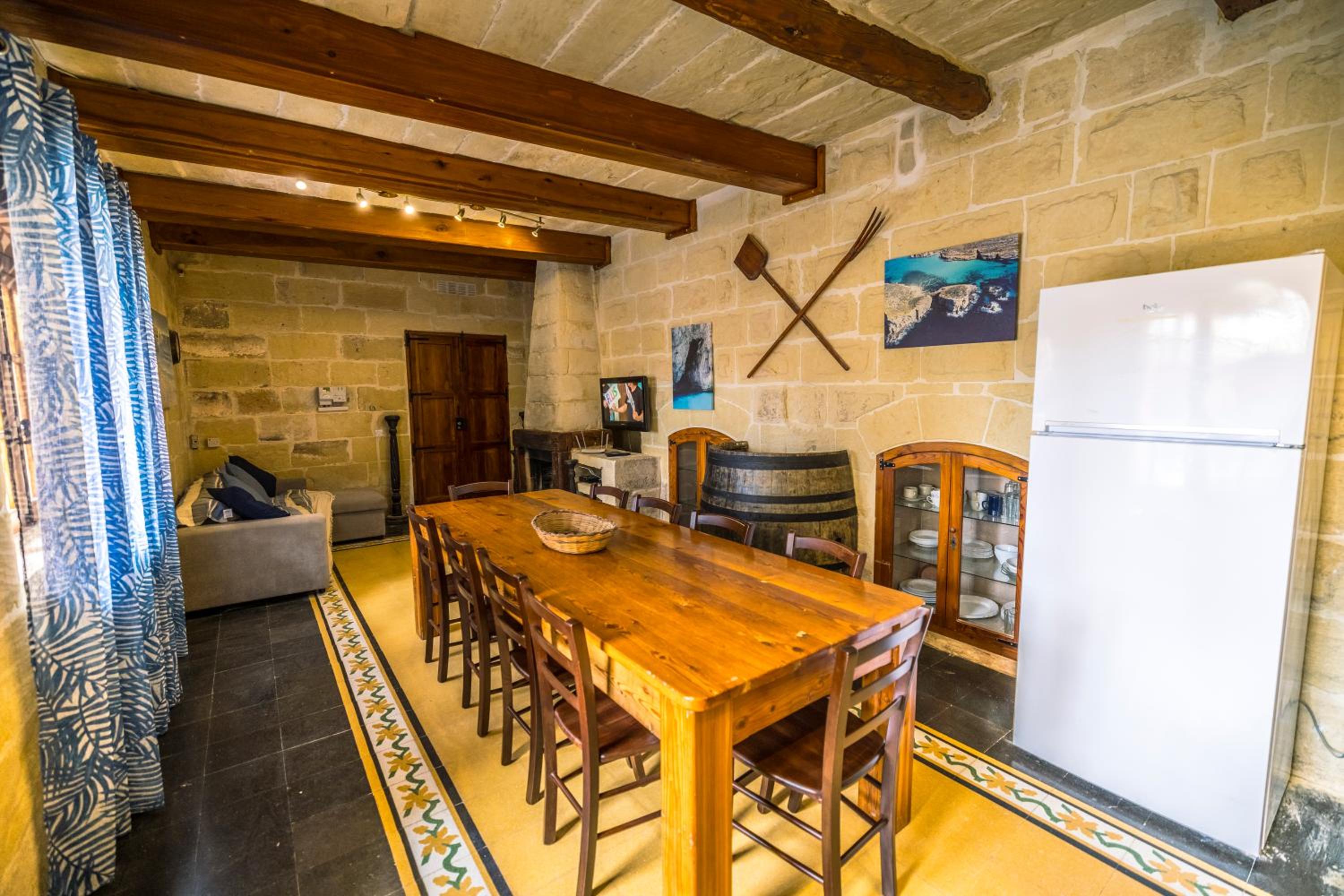 Caqsi Farmhouses