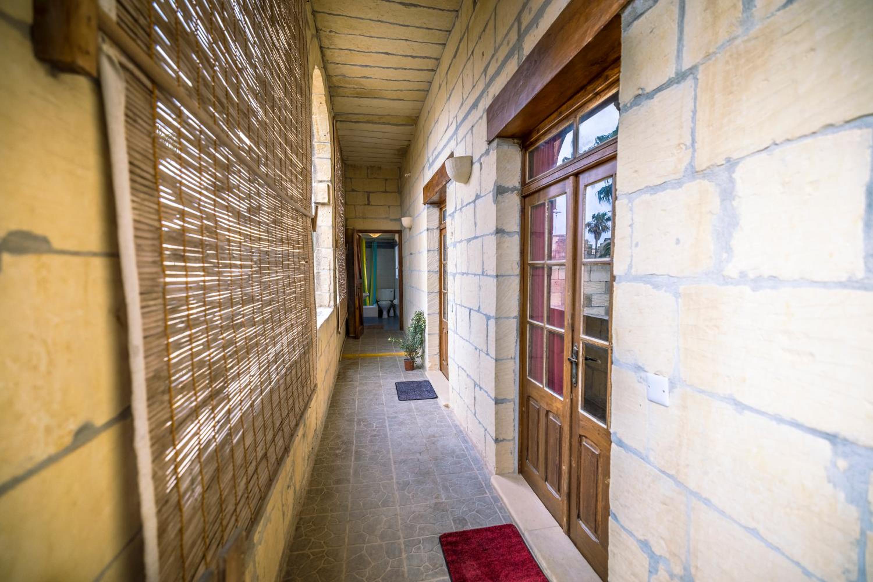 Caqsi Farmhouses