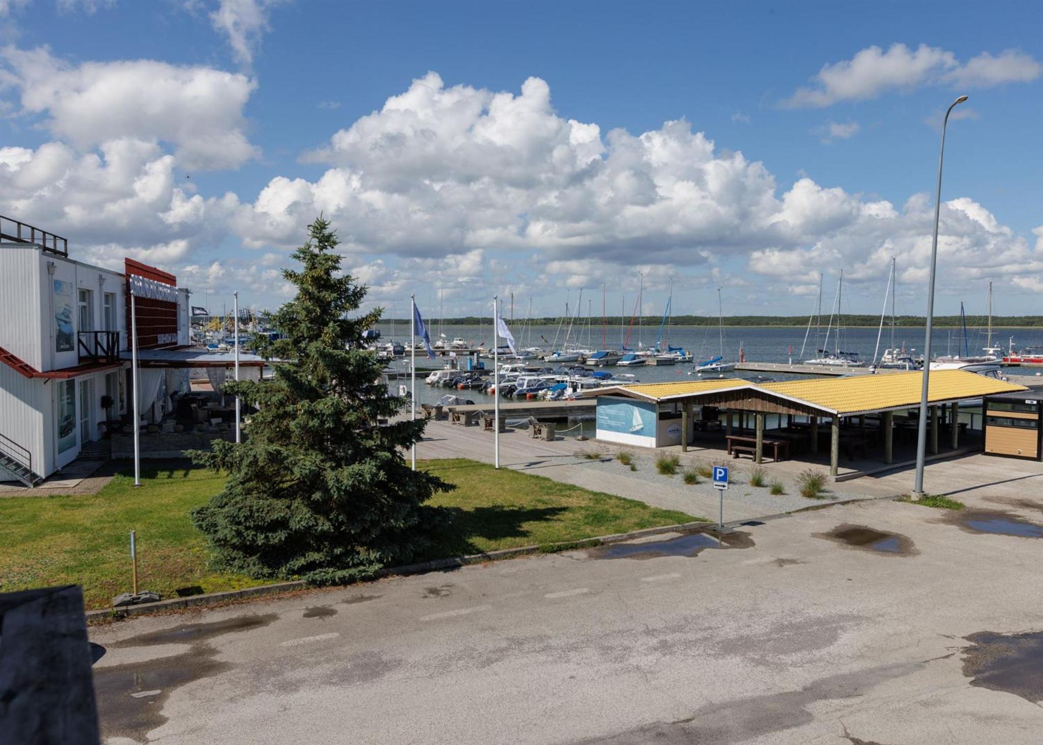 Grand Holm Marina Kipperi apartment