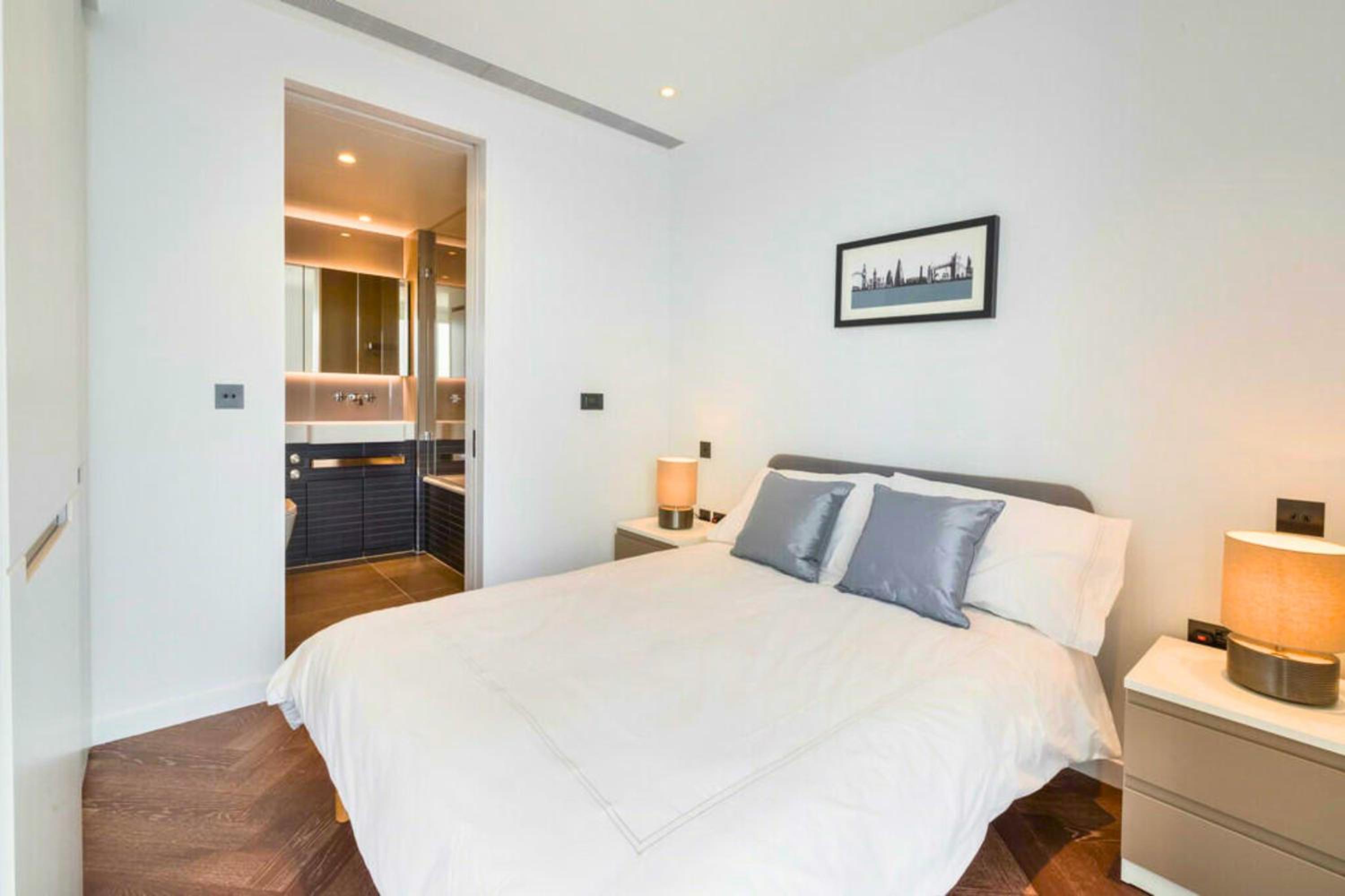 Luxury London Stays - City Views - Battersea Power Station & 1GB wifi