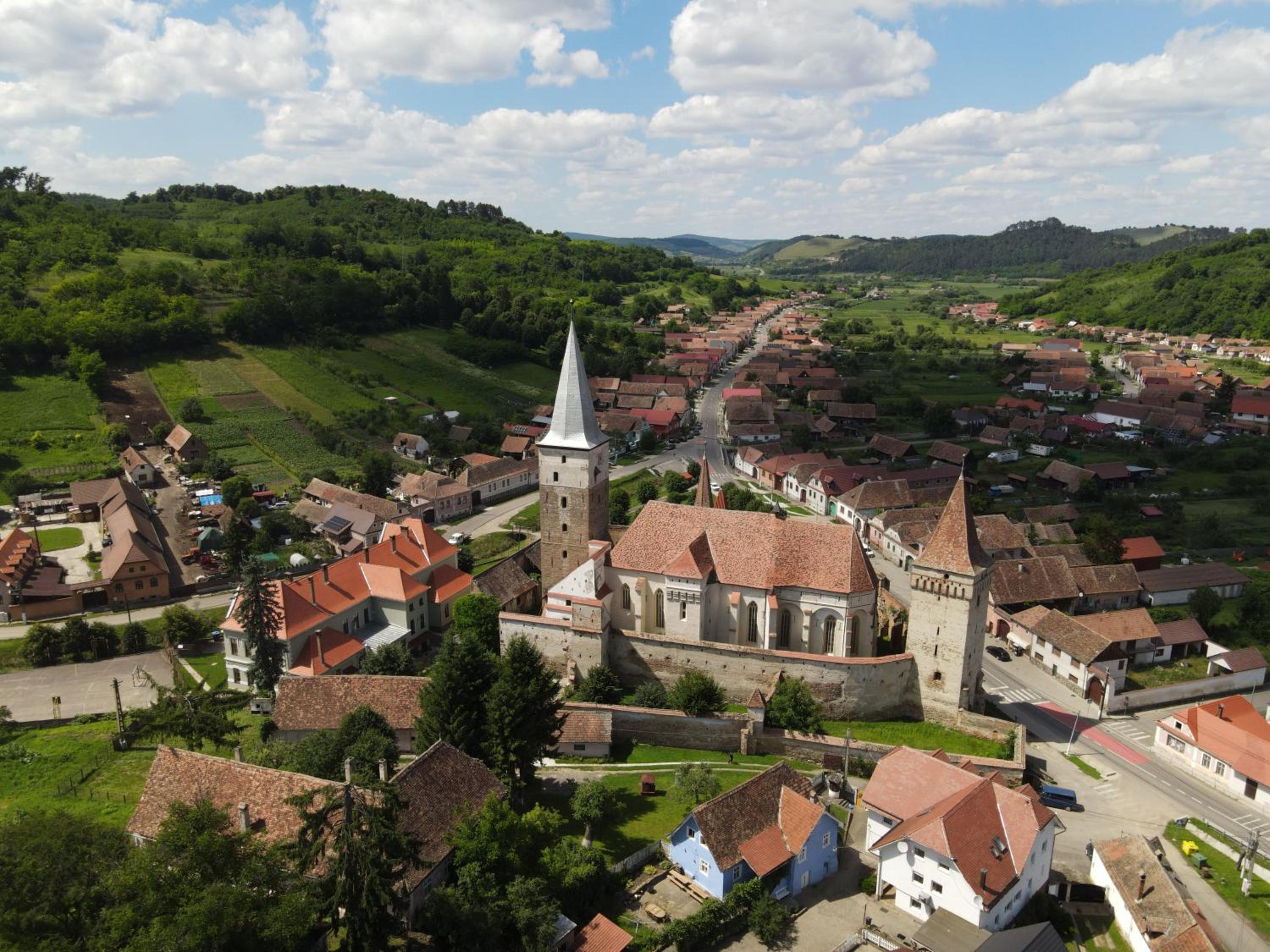 Cazare La Cetate view 3