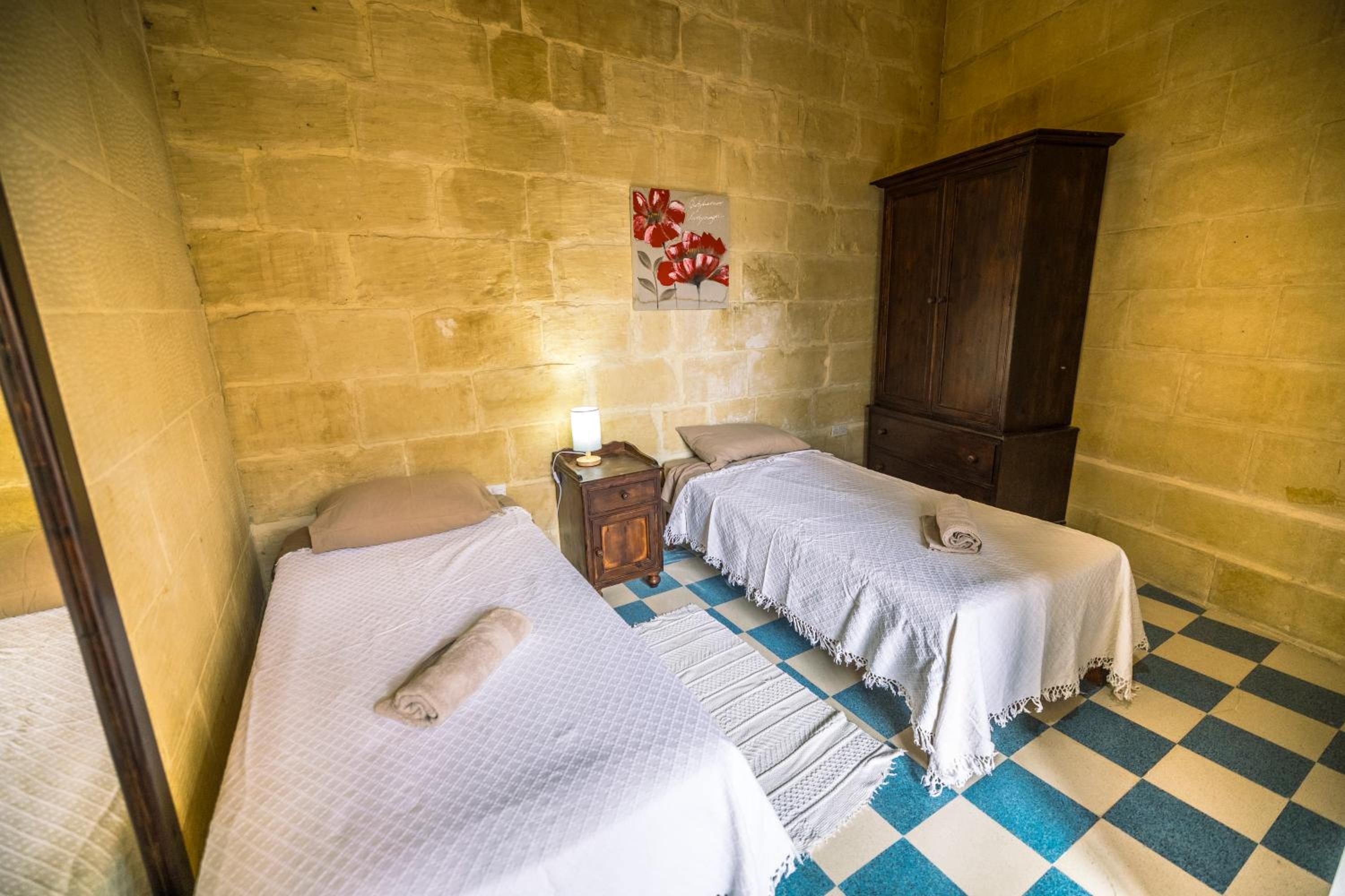 Caqsi Farmhouses