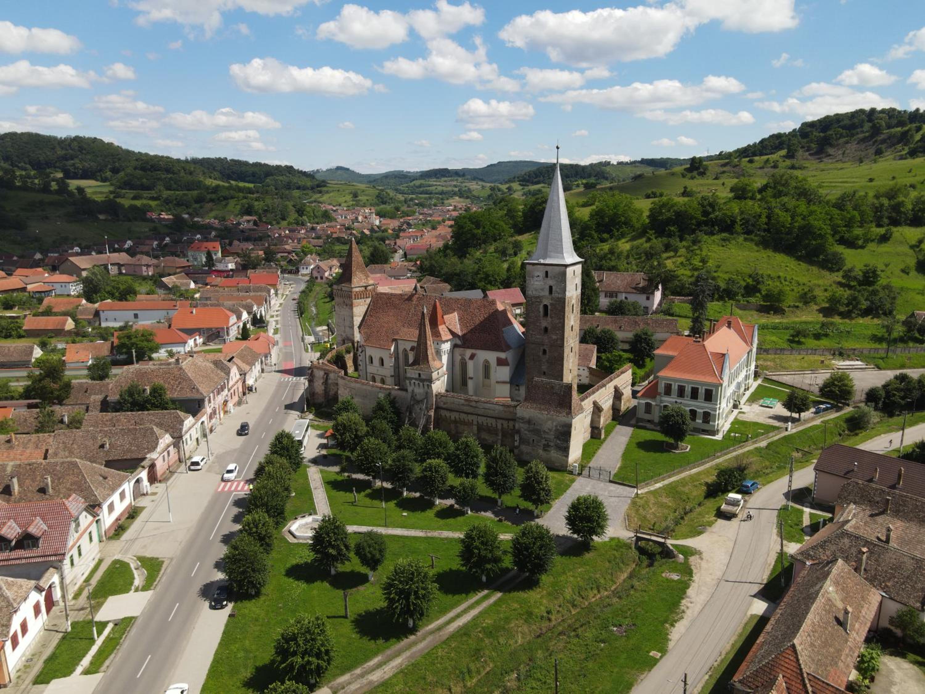 Cazare La Cetate view 2