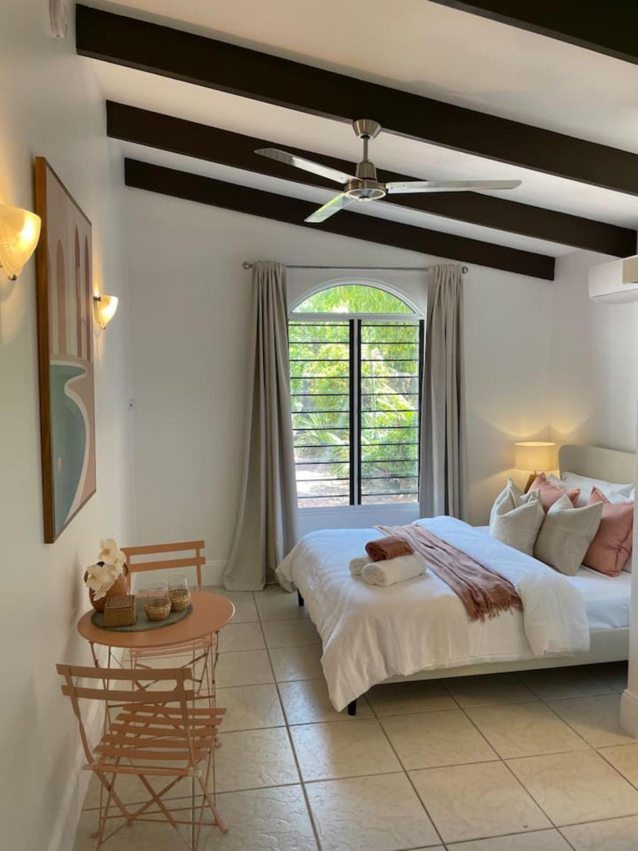 Villa Frangipani on Zealandia - Old World Charm