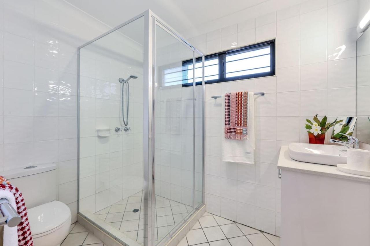 Villa Frangipani on Zealandia - Old World Charm