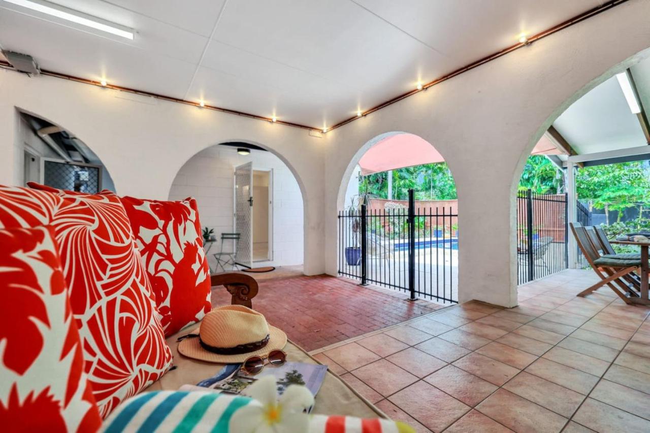 Villa Frangipani on Zealandia - Old World Charm