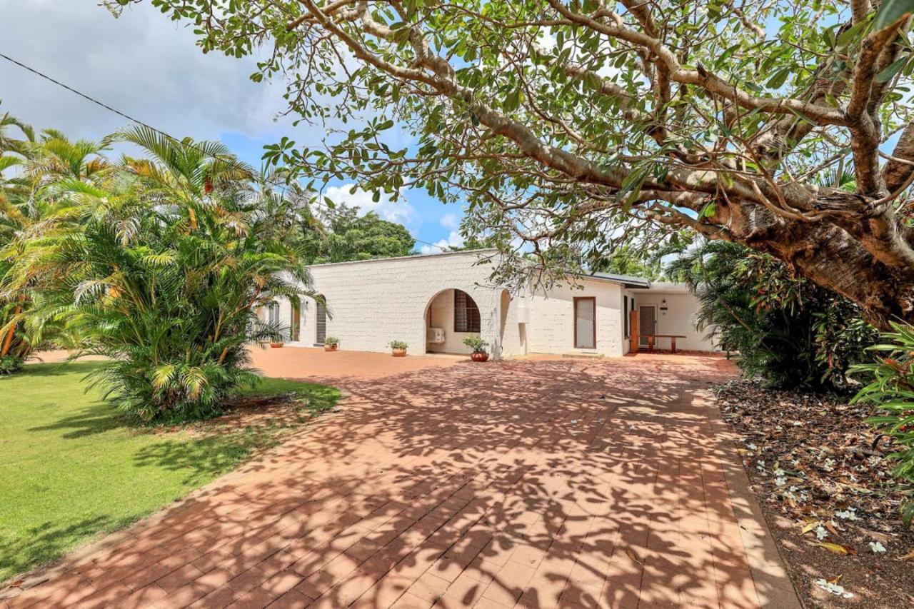 Villa Frangipani on Zealandia - Old World Charm