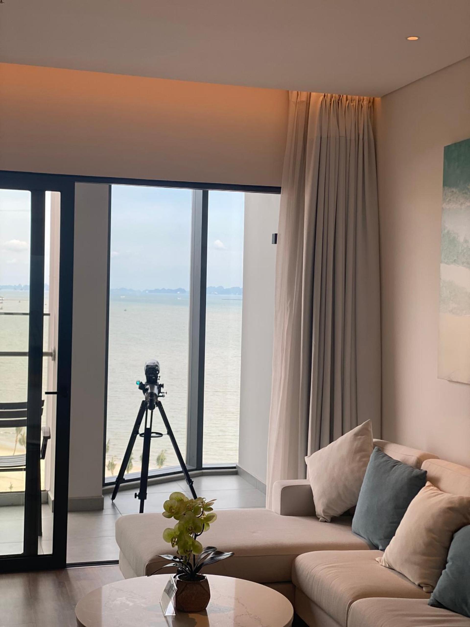 Căn hộ cao cấp tại ALaCarte Ha Long Bay Hotel Residence view 2